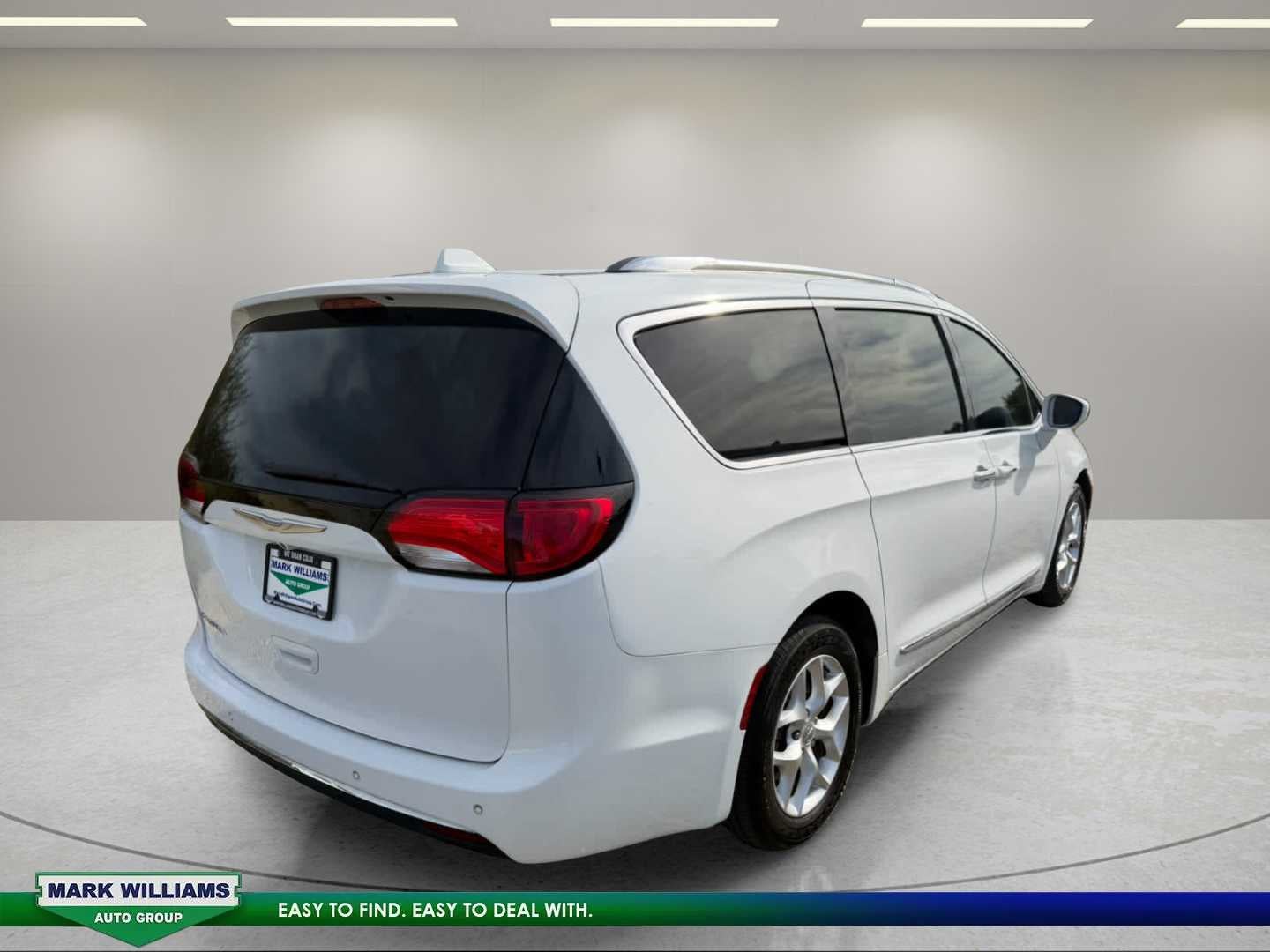 2017 Chrysler Pacifica Touring-L Plus