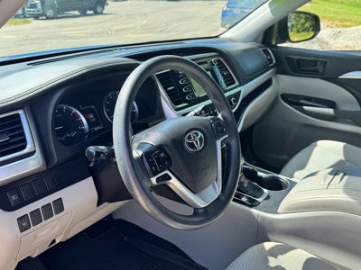 2019 Toyota Highlander LE