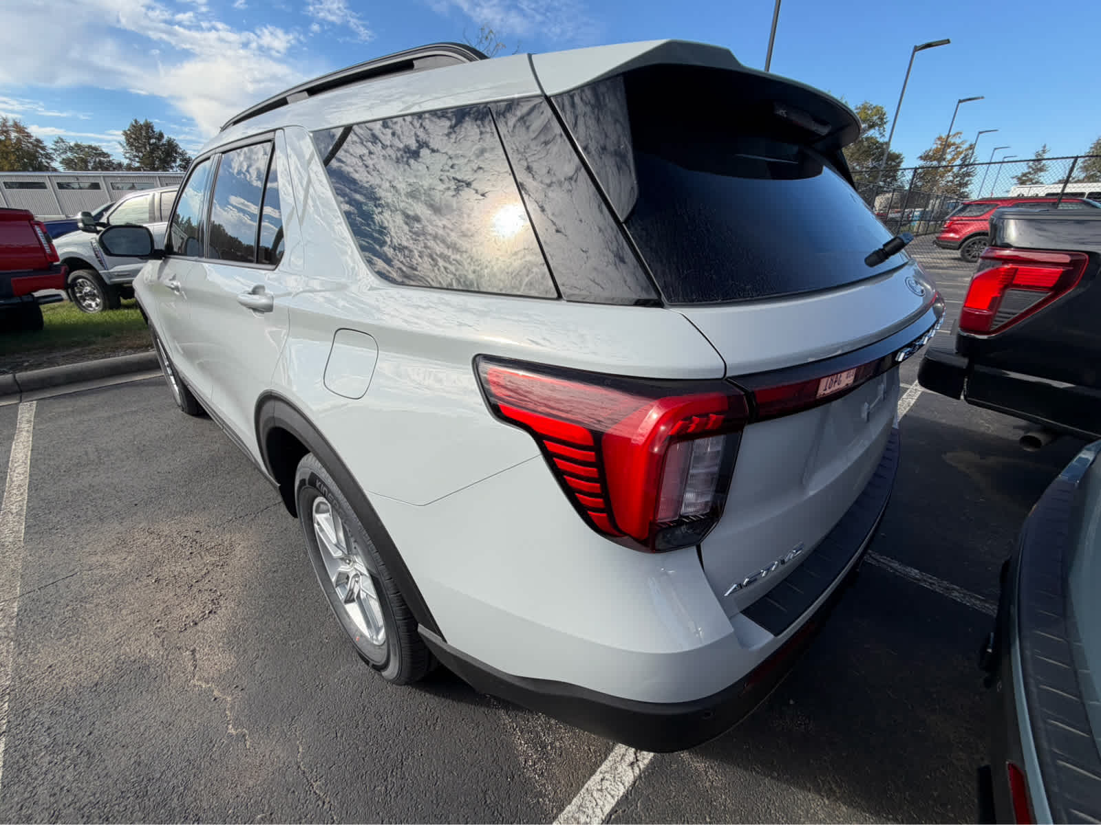 2027 Ford Explorer Active w/200A Pkg