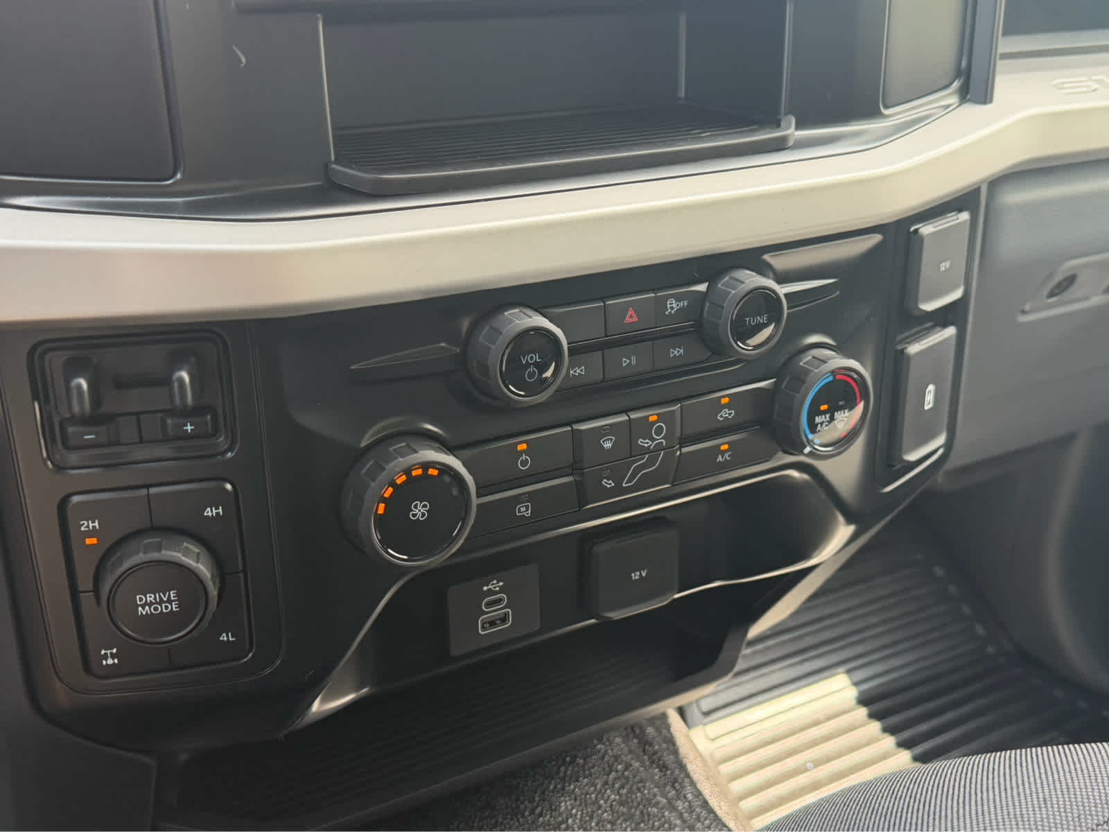 2027 Ford Super Duty F-250 SRW XL
