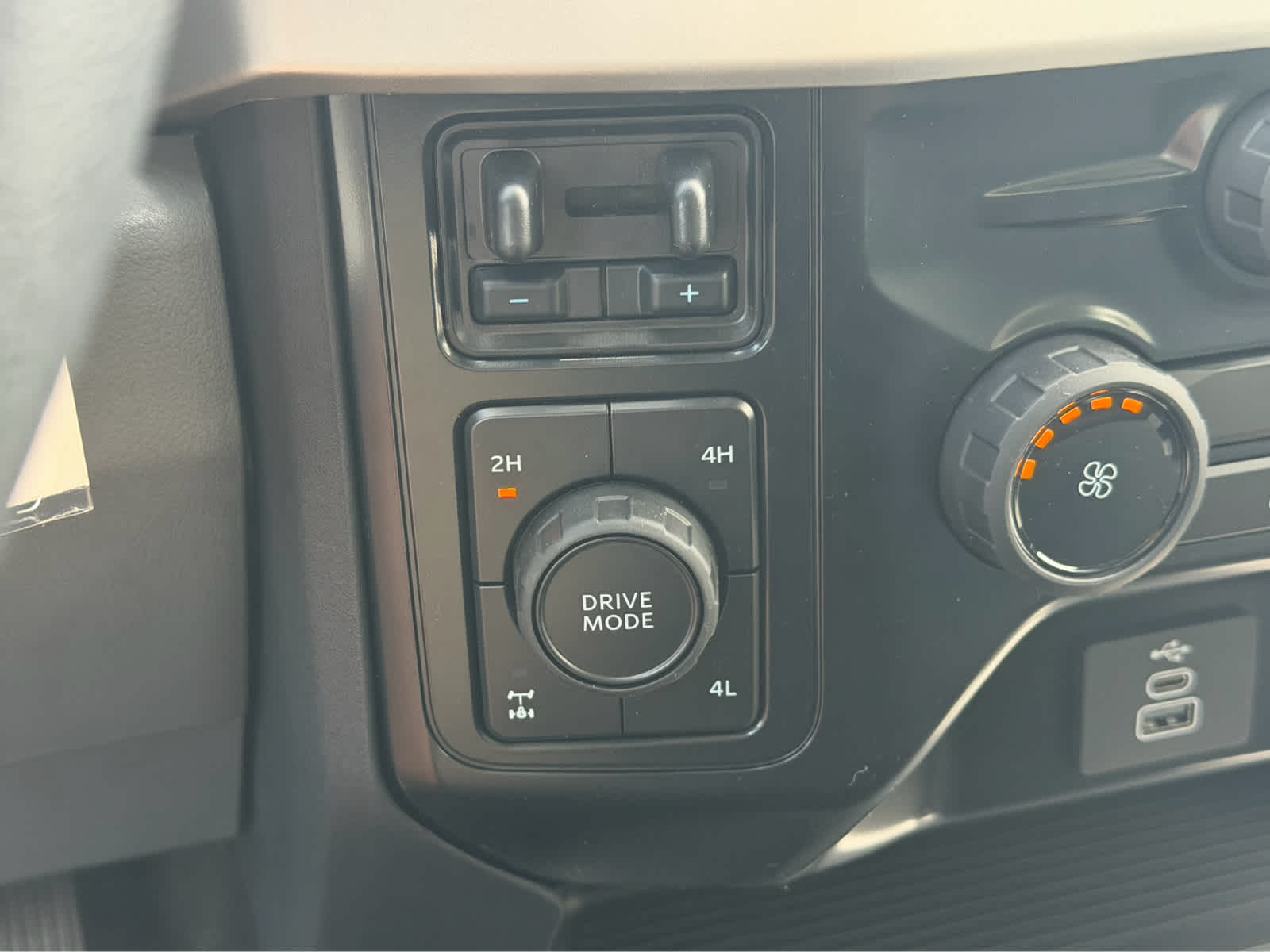 2027 Ford Super Duty F-250 SRW XL