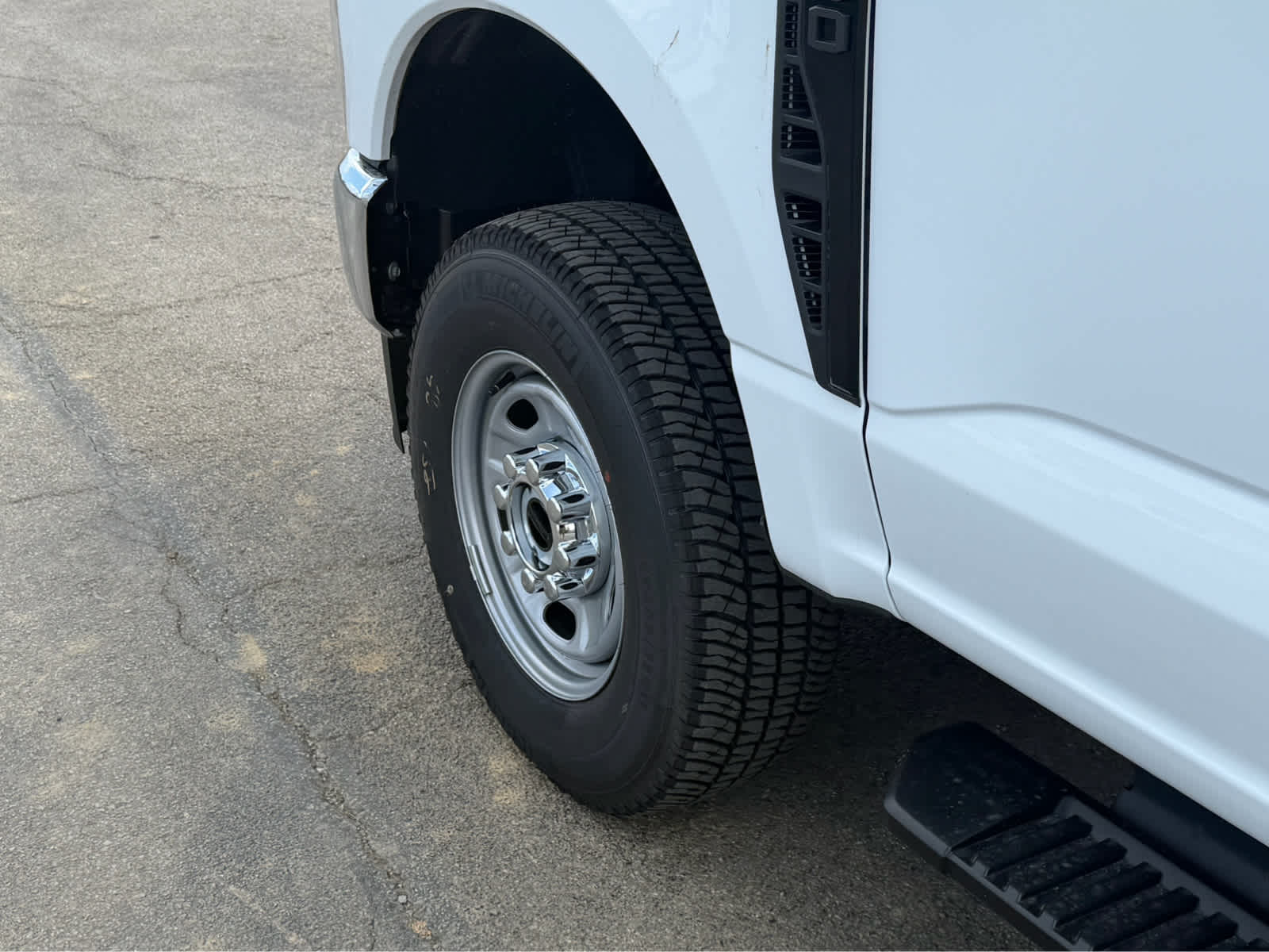 2027 Ford Super Duty F-250 SRW XL