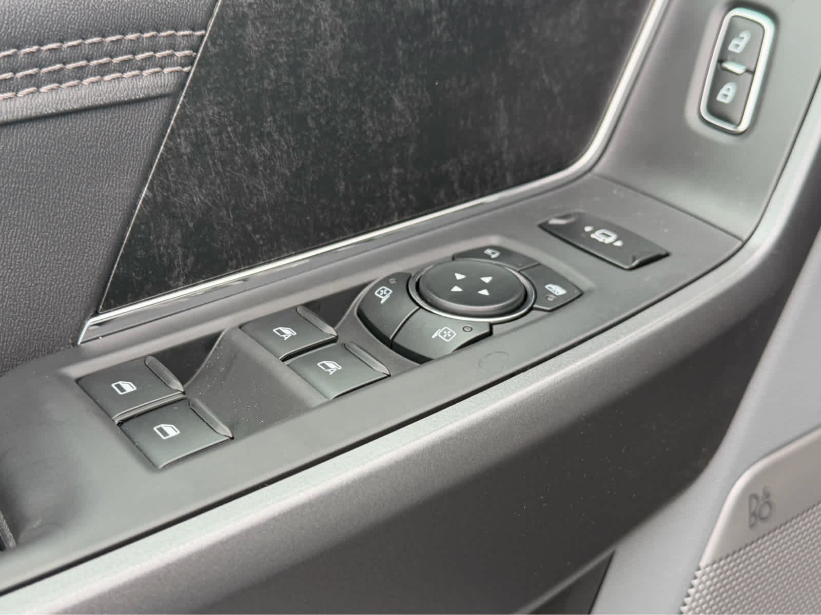 2027 Ford Super Duty F-250 SRW XLT
