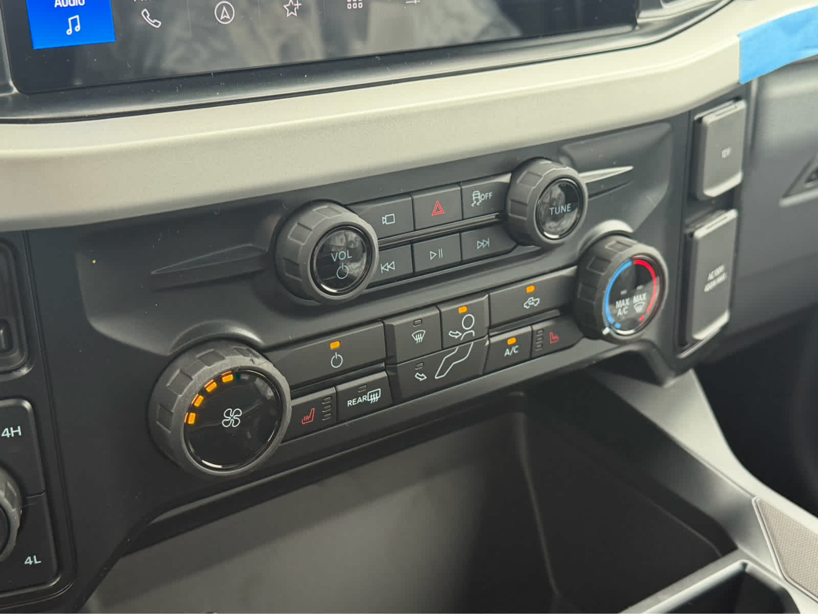 2027 Ford Super Duty F-250 SRW XLT