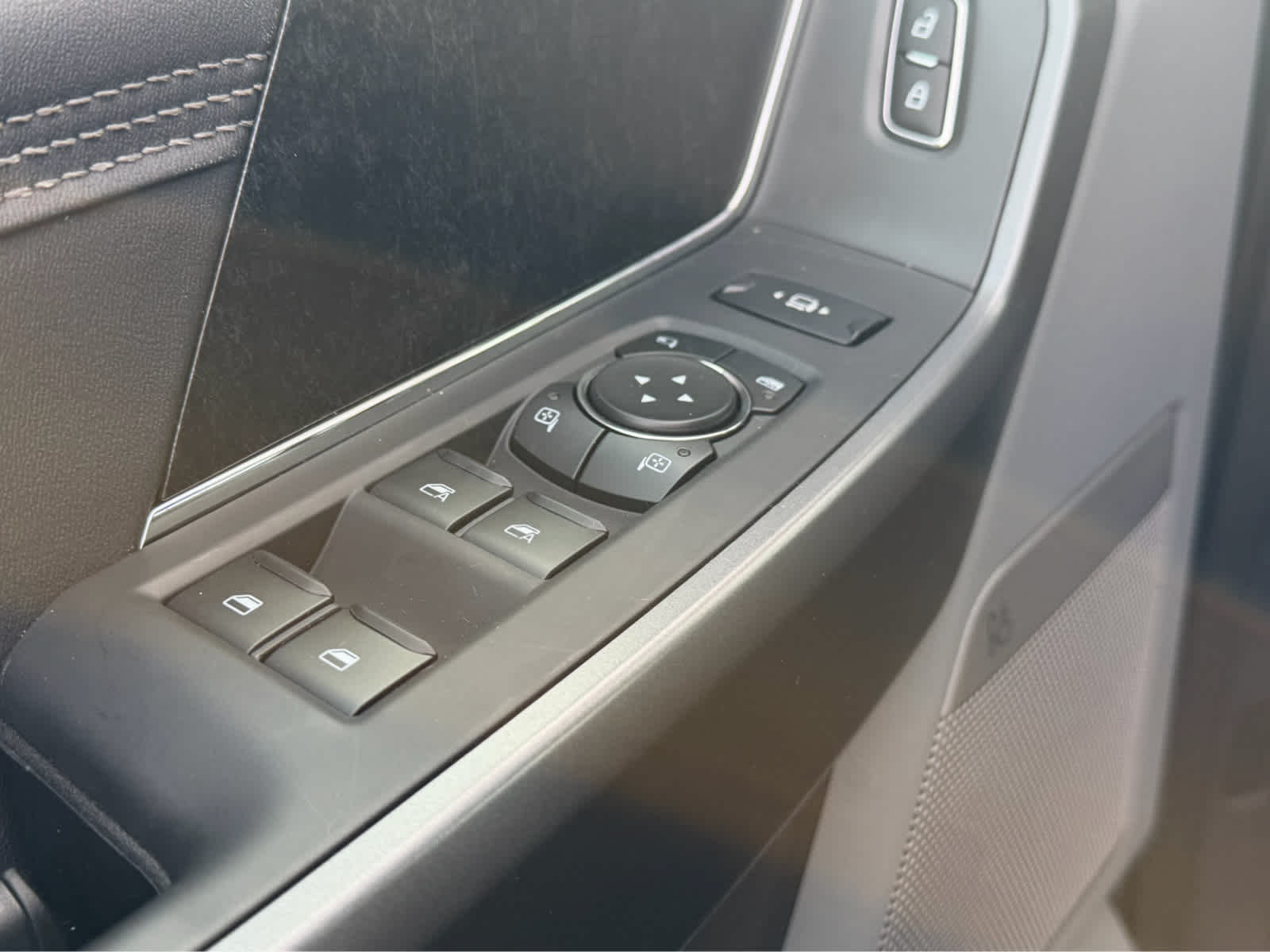 2027 Ford Super Duty F-250 SRW F-250® XLT