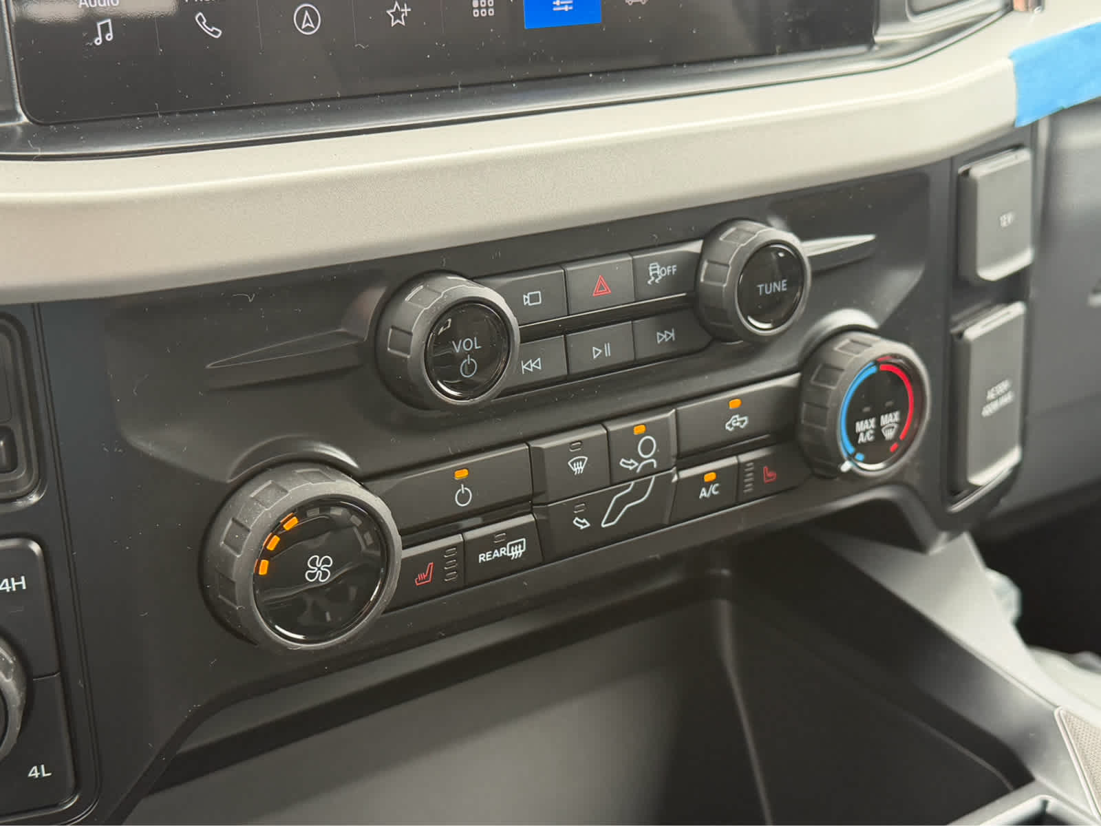 2027 Ford Super Duty F-250 SRW XLT