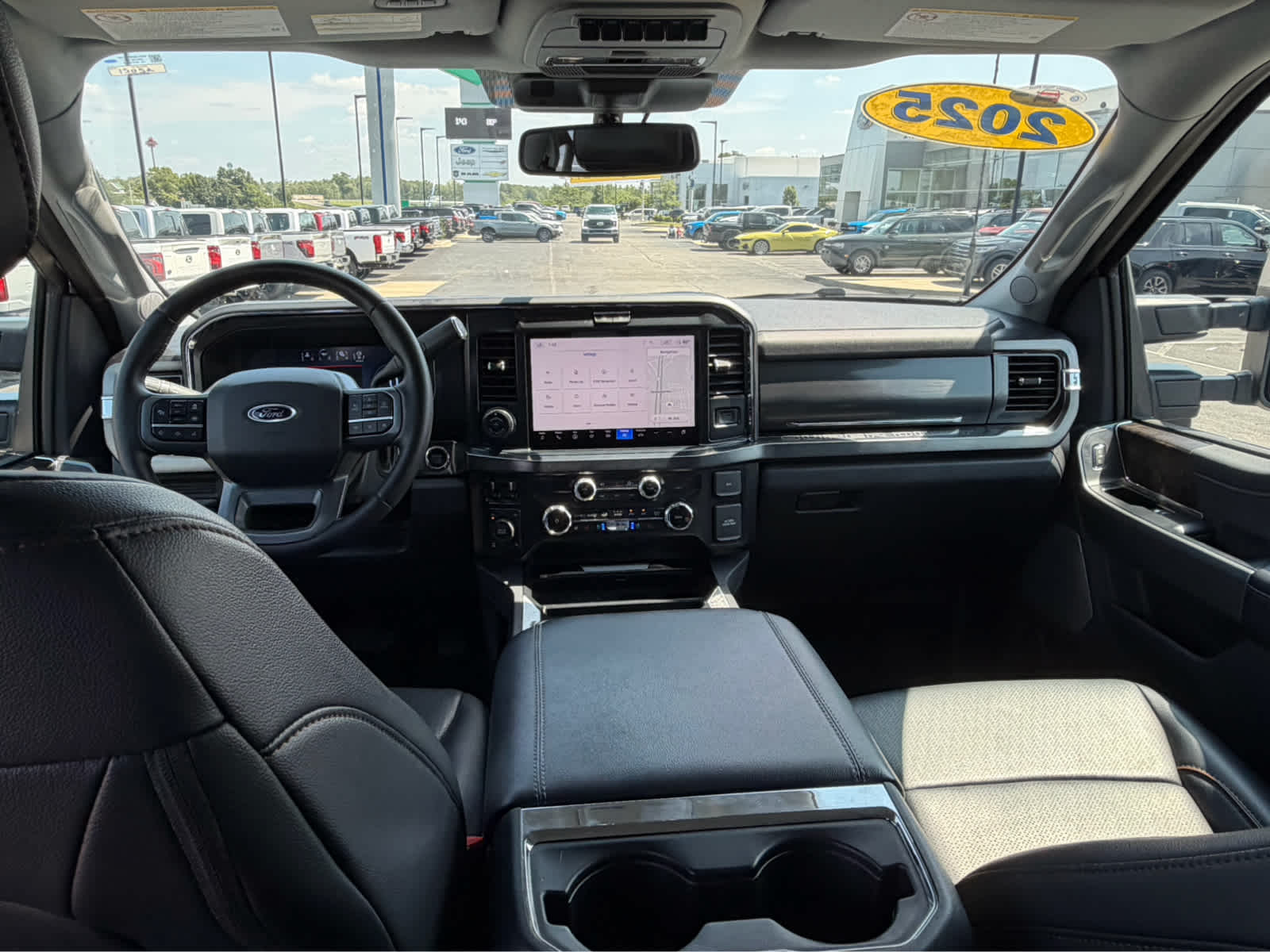 2025 Ford Super Duty F-350 SRW Pickup LARIAT