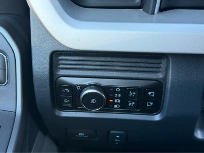 2027 Ford Super Duty F-350 DRW LARIAT