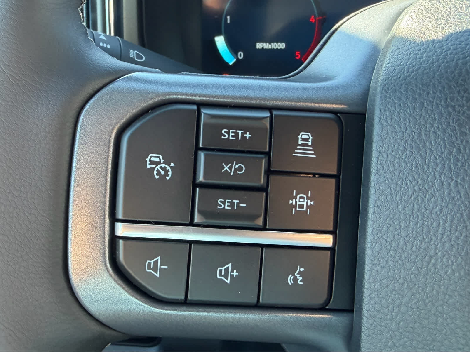 2027 Ford Super Duty F-350 DRW LARIAT