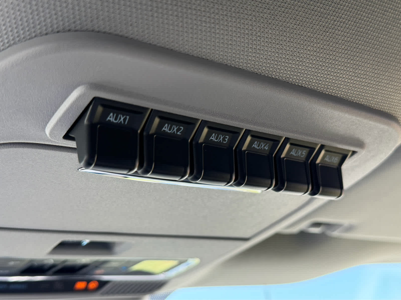 2027 Ford Super Duty F-350 DRW LARIAT