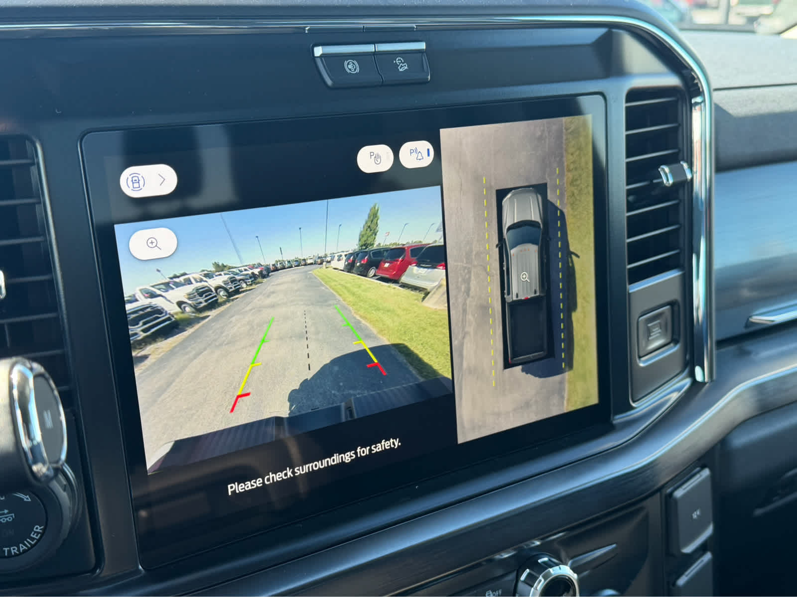 2027 Ford Super Duty F-350 DRW LARIAT