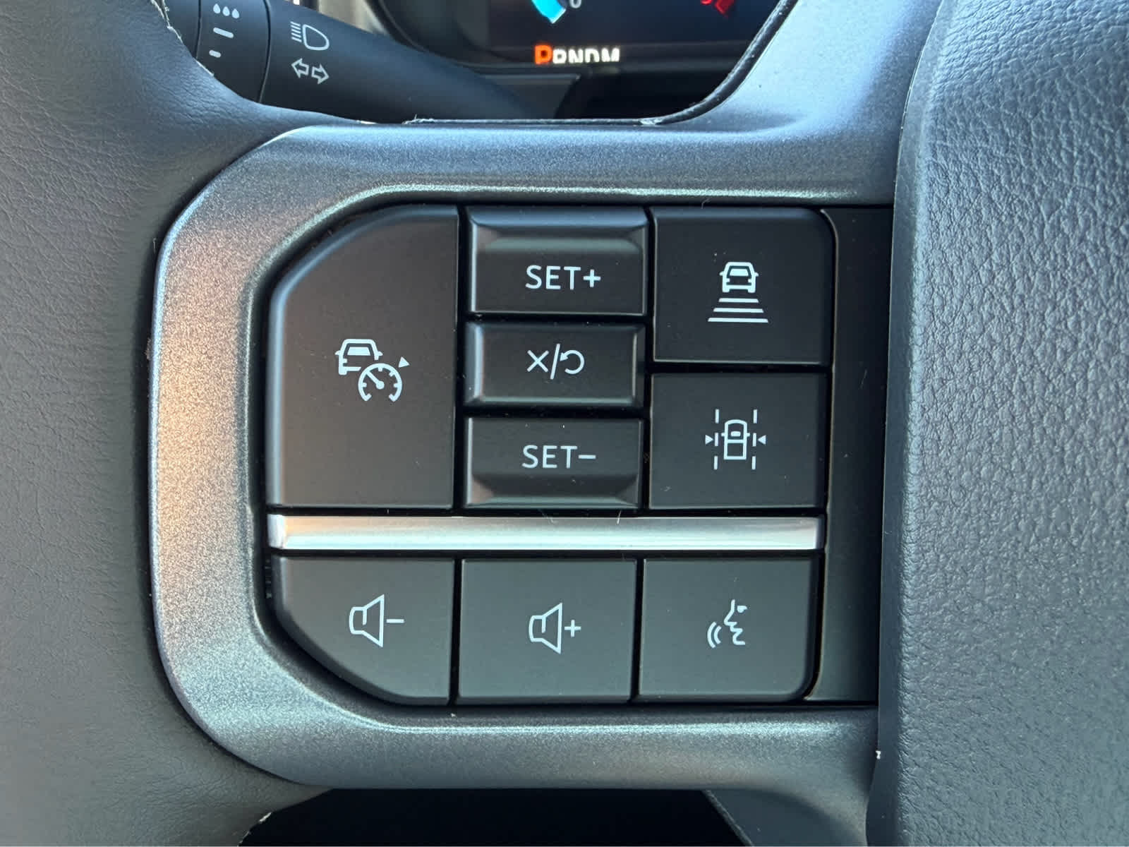 2027 Ford Super Duty F-350 DRW LARIAT