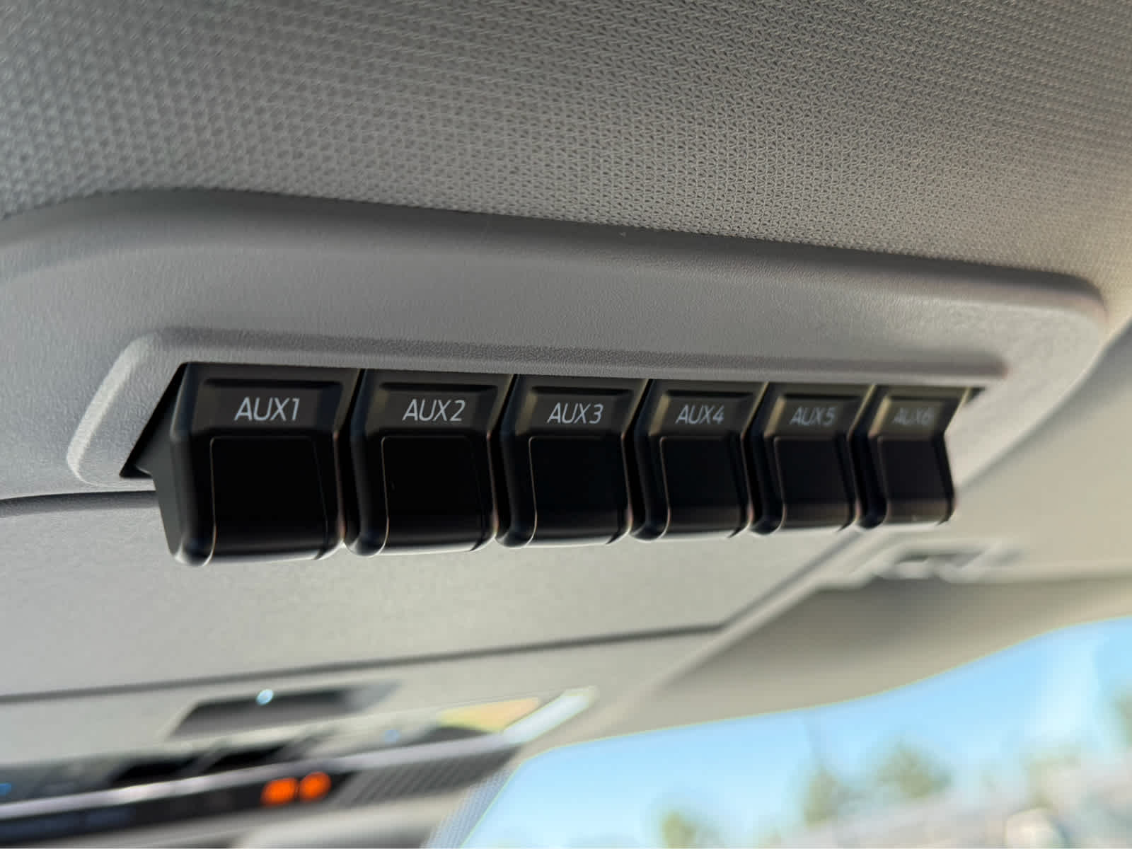2027 Ford Super Duty F-350 DRW LARIAT