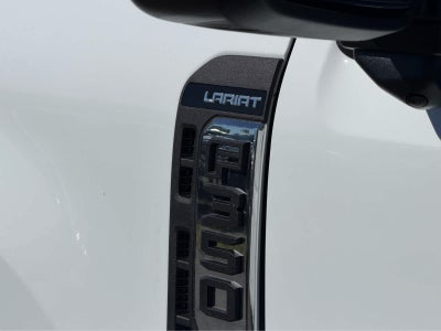 2027 Ford Super Duty F-350 DRW LARIAT
