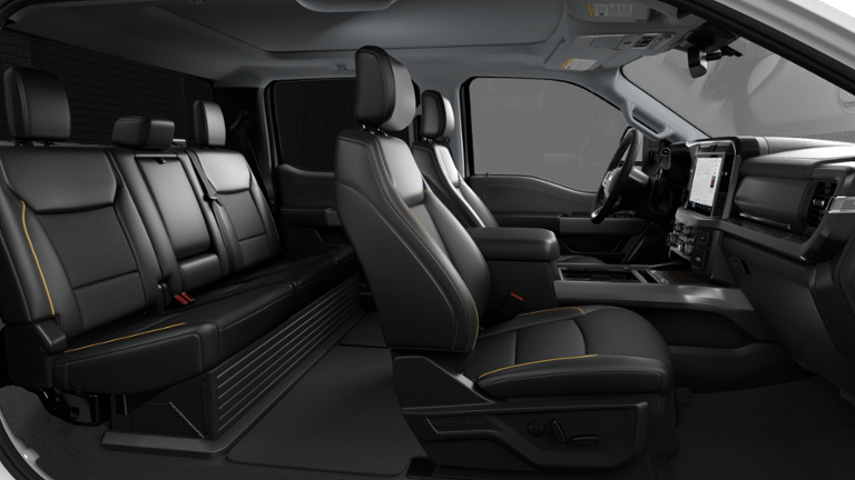 2027 Ford Super Duty F-350 DRW LARIAT