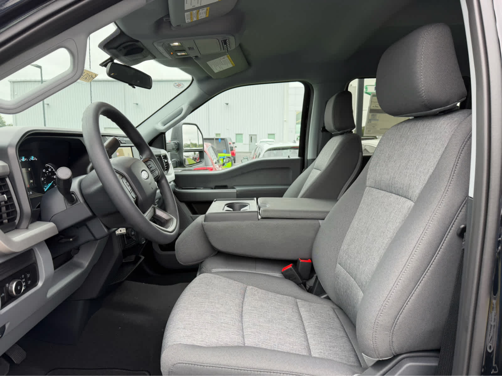 2027 Ford Super Duty F-350 DRW XL