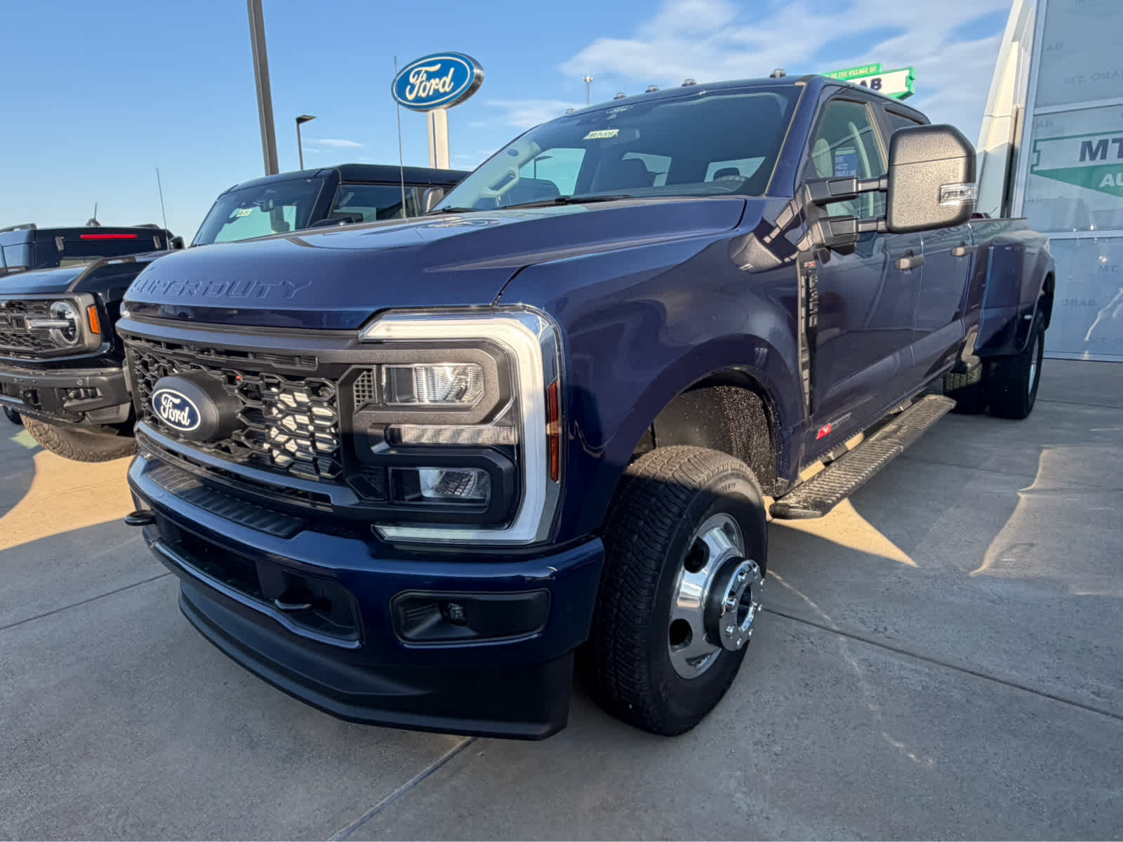 2027 Ford Super Duty F-350 DRW XL
