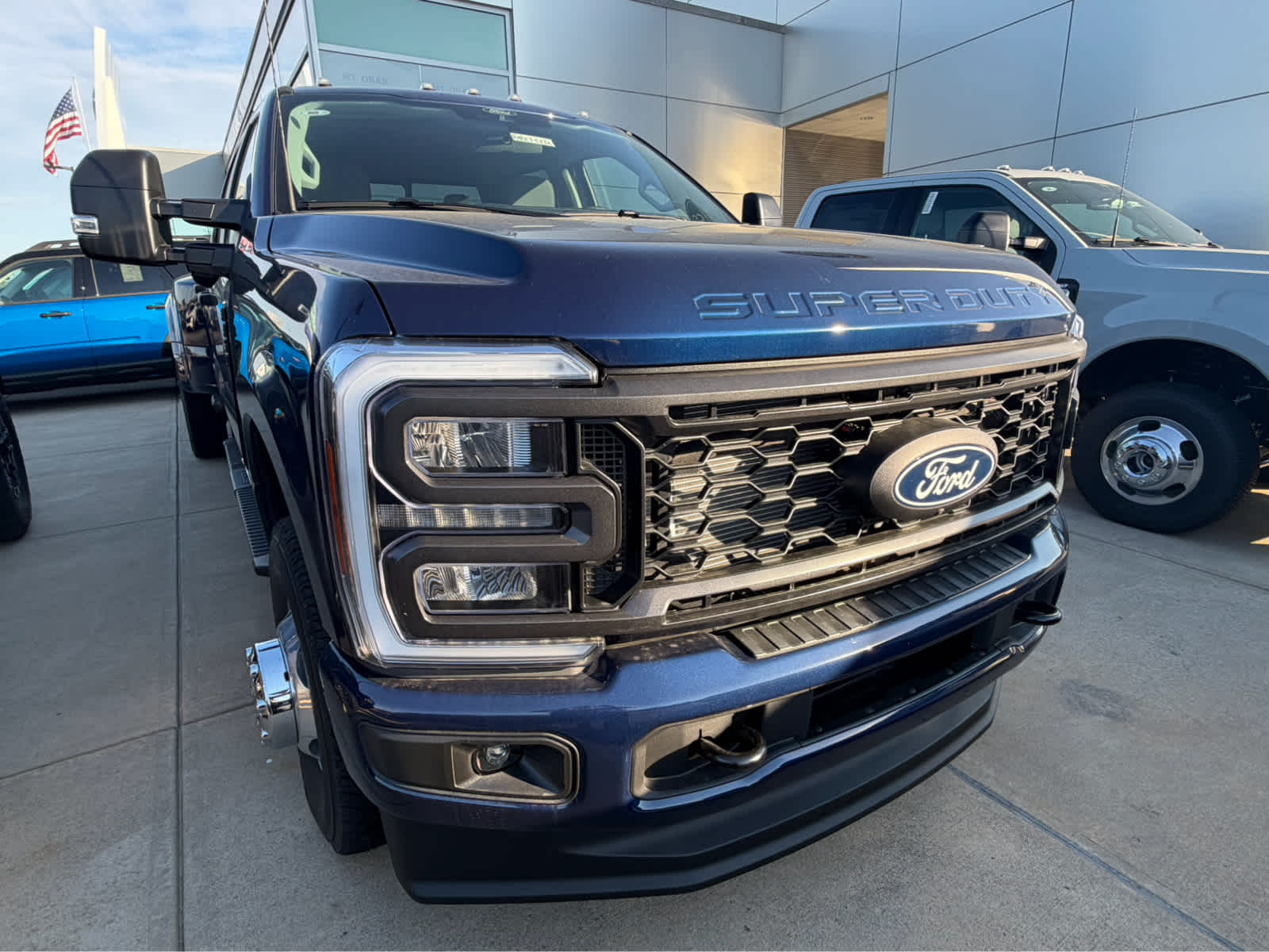 2027 Ford Super Duty F-350 DRW XL