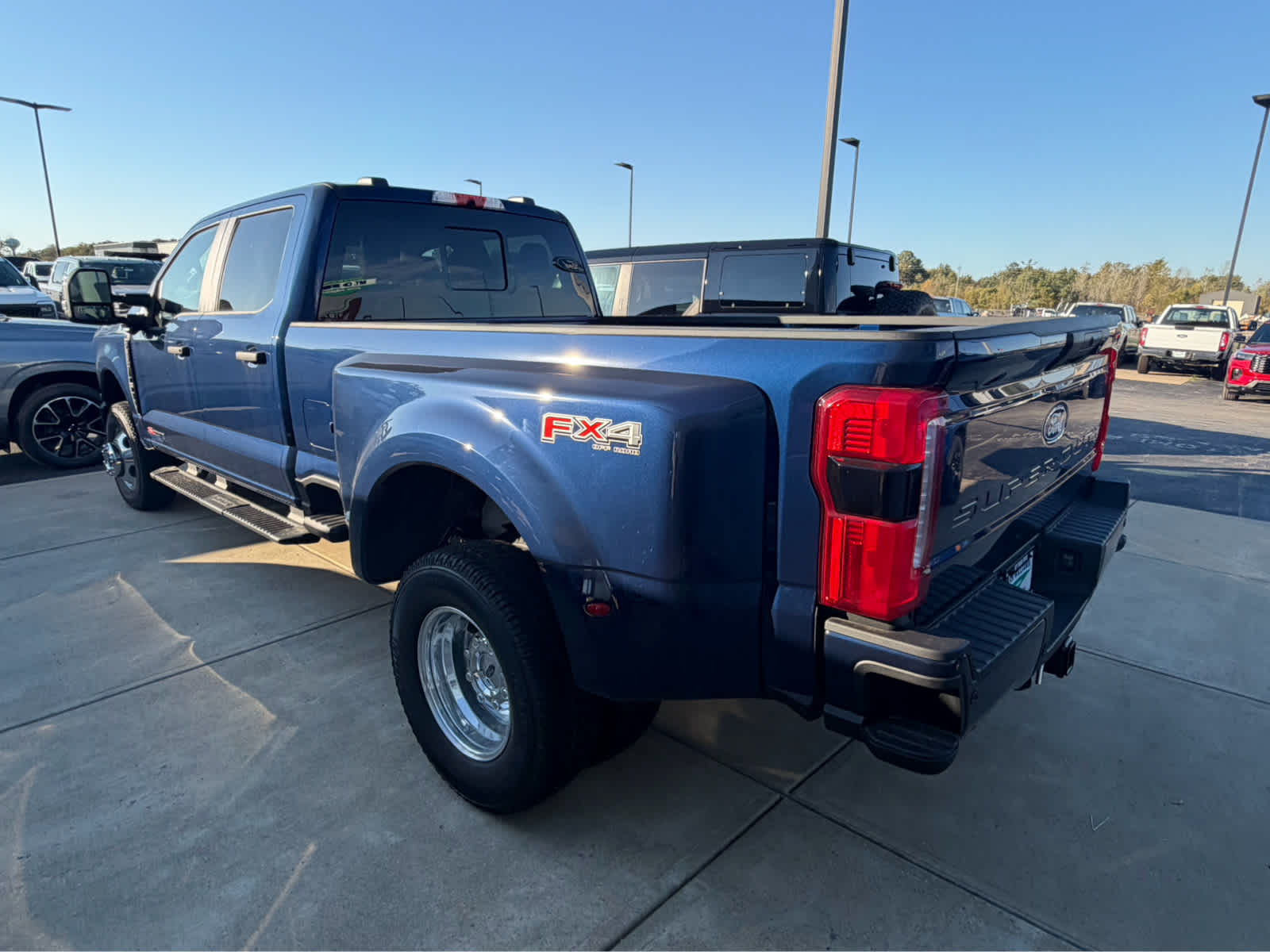 2027 Ford Super Duty F-350 DRW XL