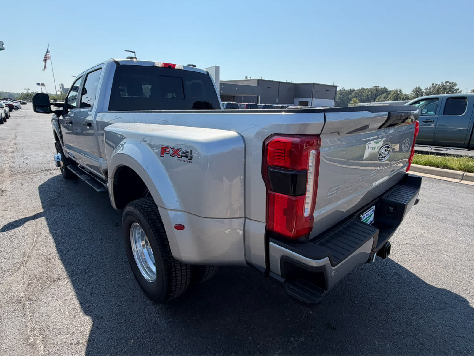 2027 Ford Super Duty F-350 DRW XL