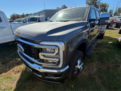 2027 Ford Super Duty F-350 DRW LARIAT