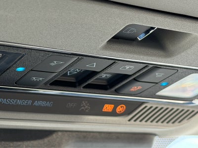 2027 Ford Super Duty F-350 DRW LARIAT