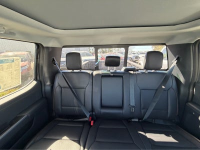 2027 Ford Super Duty F-350 DRW LARIAT