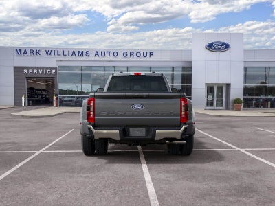 2027 Ford Super Duty F-350 DRW LARIAT