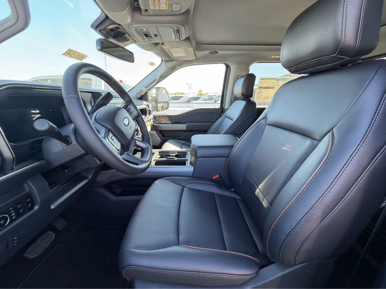 2027 Ford Super Duty F-350 DRW LARIAT