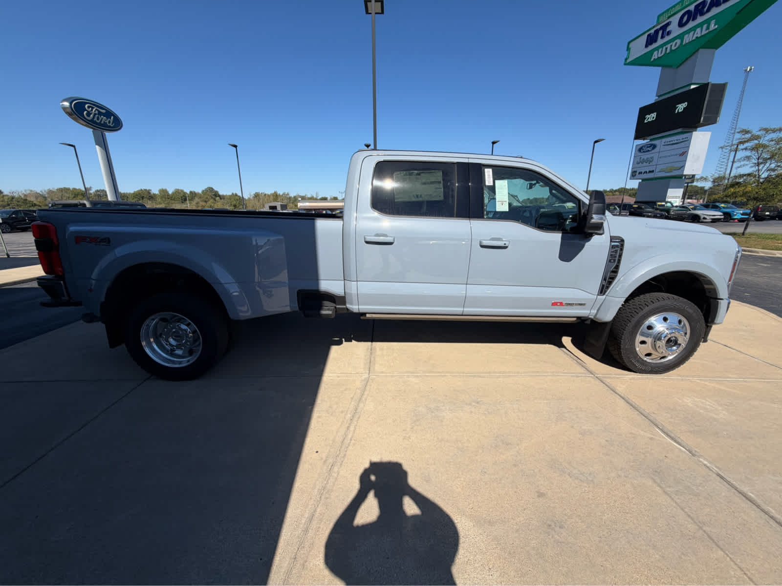 2026 Ford Super Duty F-450 DRW LARIAT