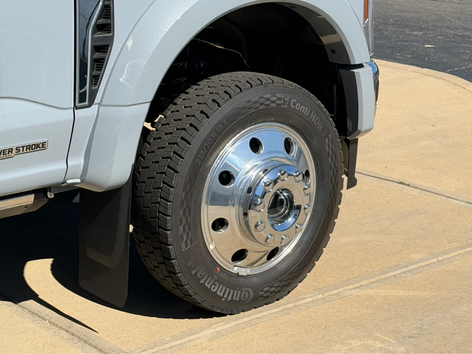 2026 Ford Super Duty F-450 DRW LARIAT