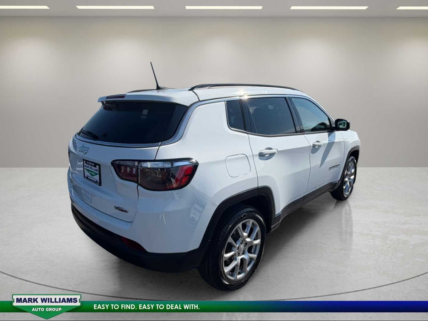 2023 Jeep Compass Latitude Lux