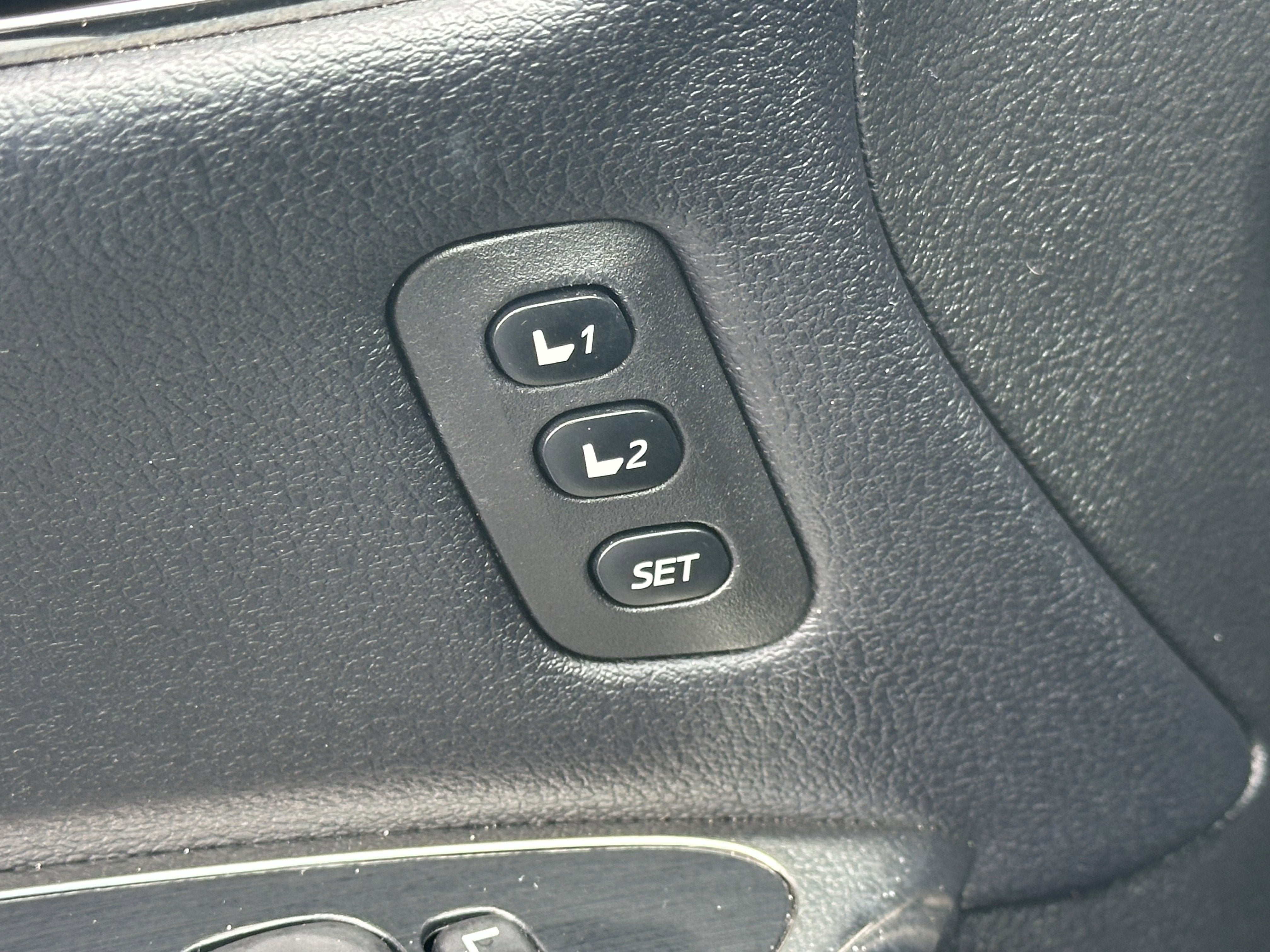 2018 Toyota Avalon Hybrid XLE Premium