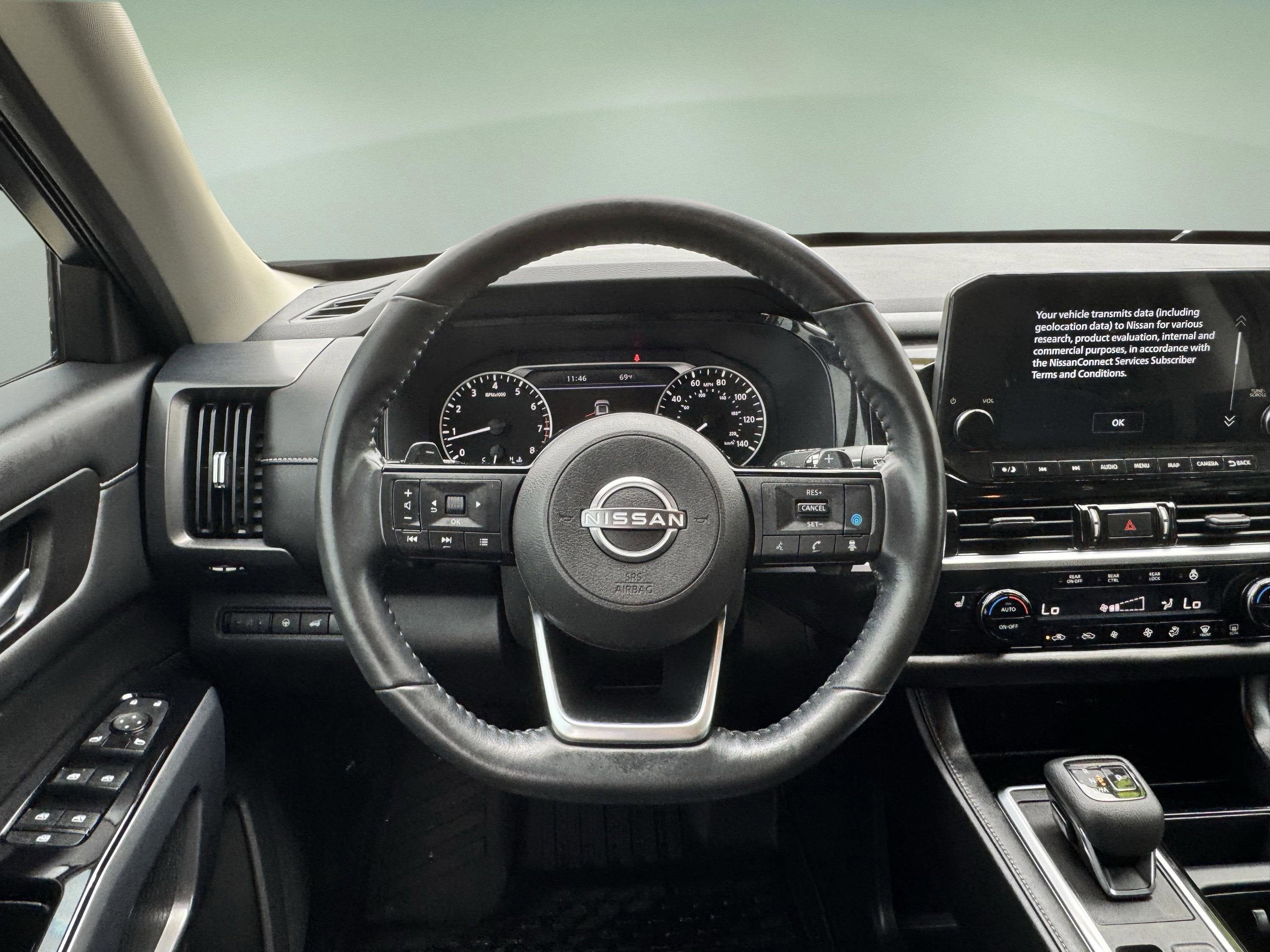 2023 Nissan Pathfinder SL