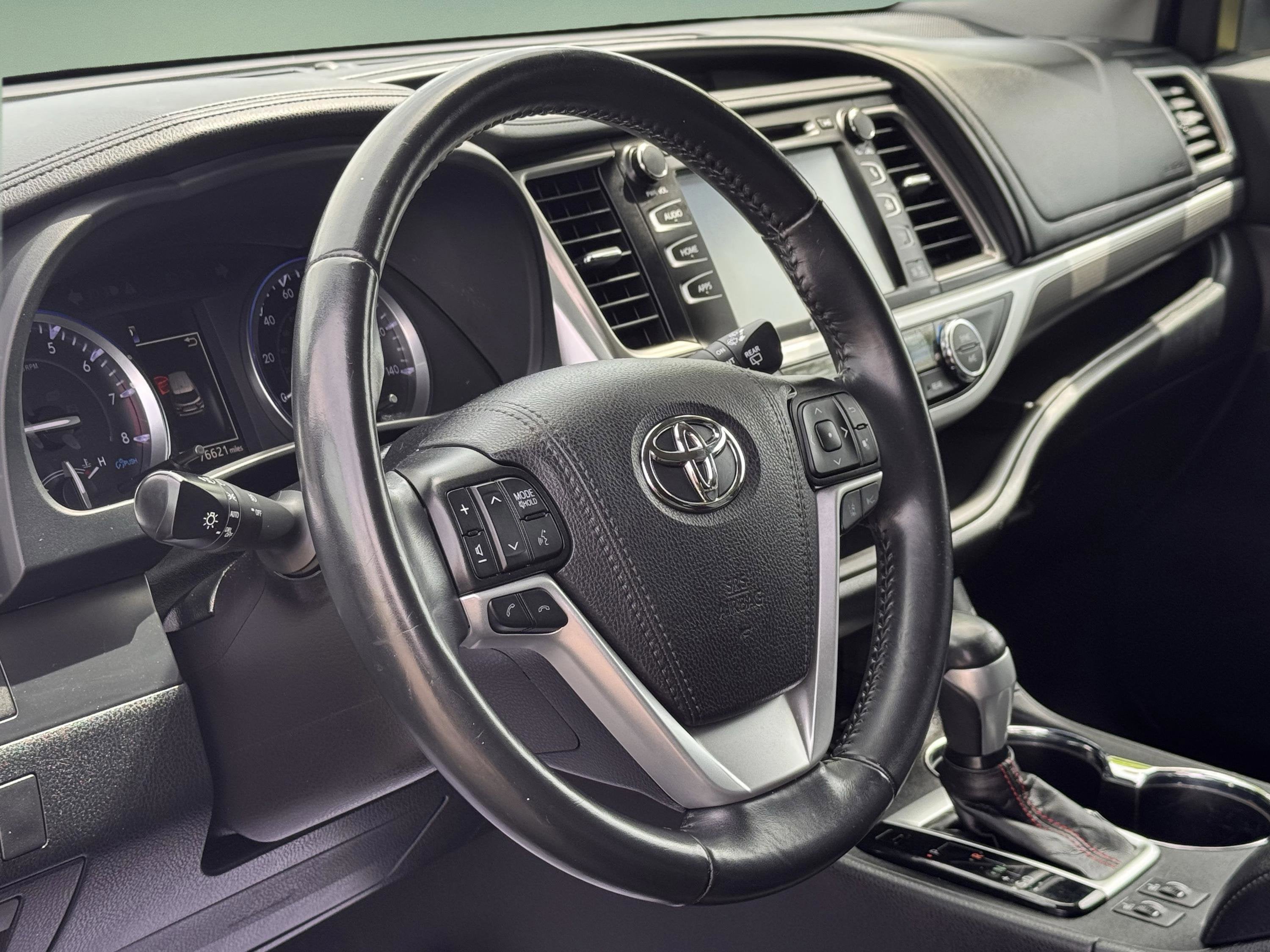 2019 Toyota Highlander SE