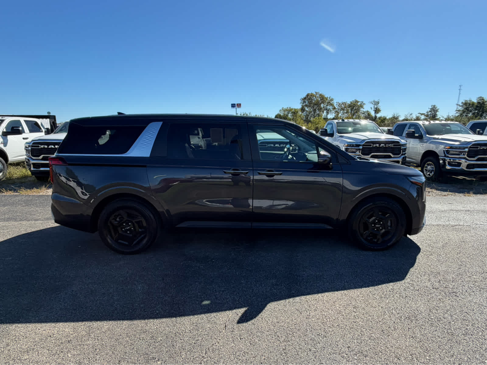 2025 Kia Carnival LXS