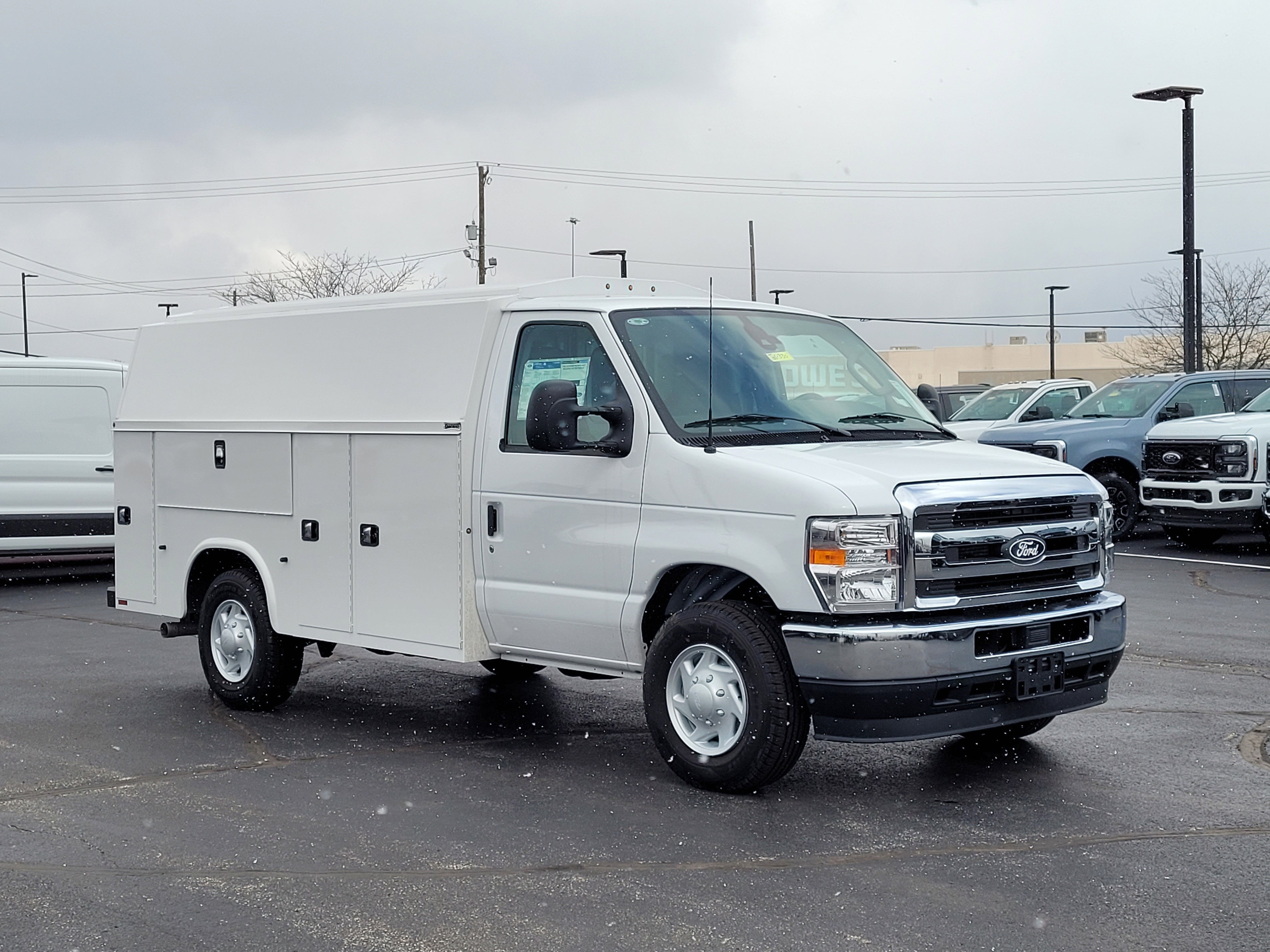 2026 Ford E-350SD Base Cutaway