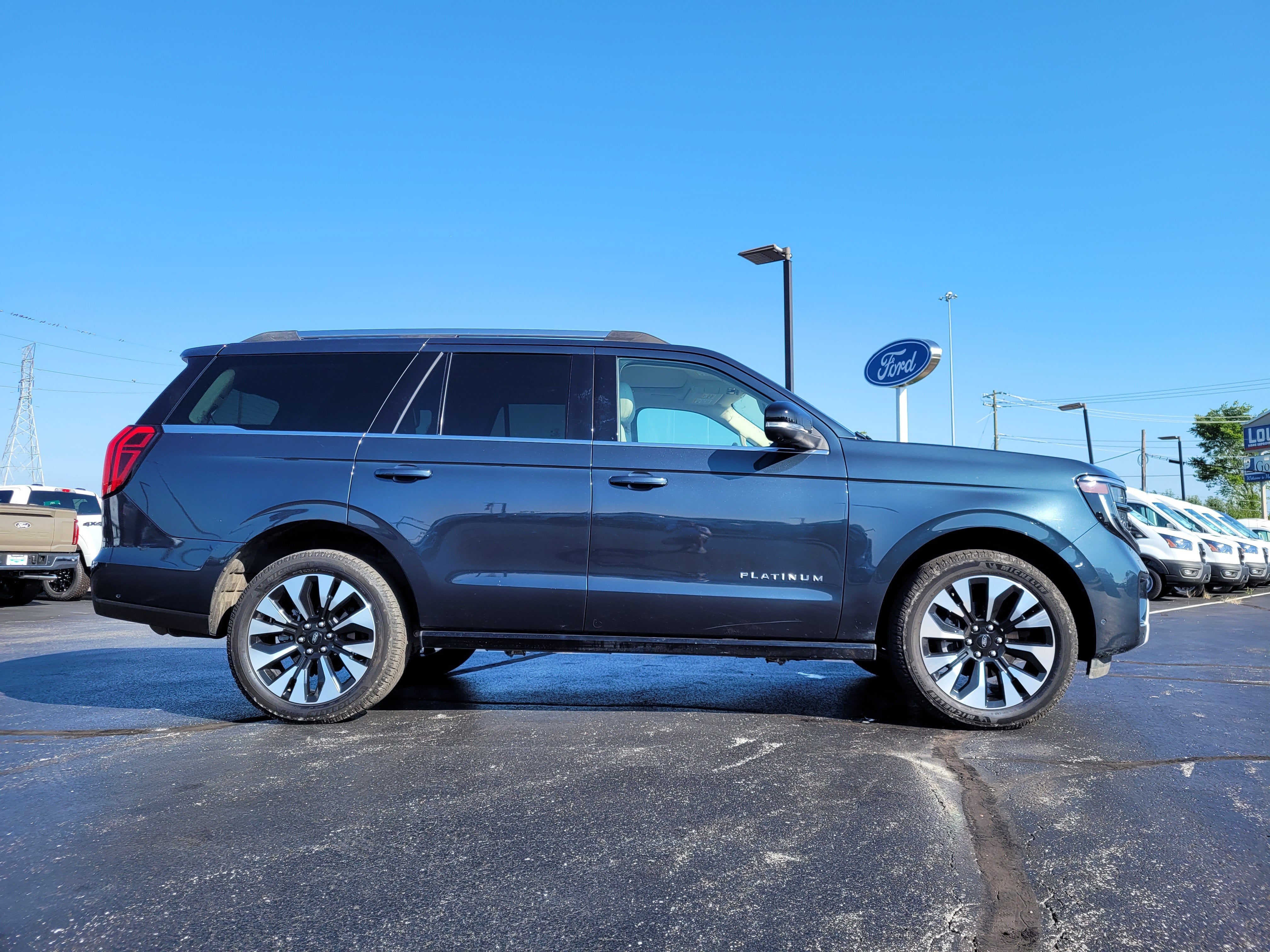 2025 Ford Expedition Platinum