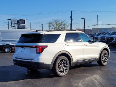 2025 Ford Explorer ST-Line