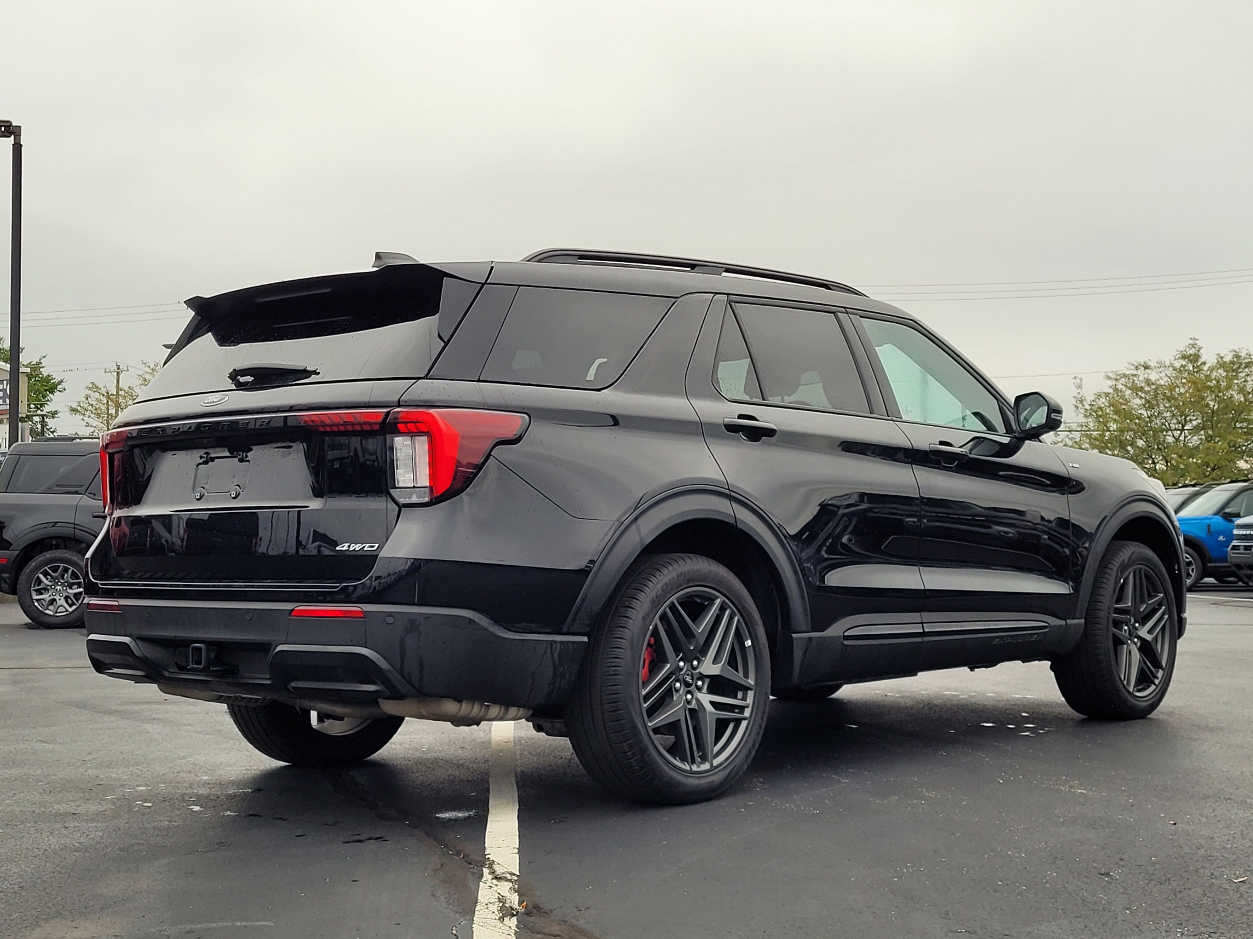 2025 Ford Explorer ST-Line