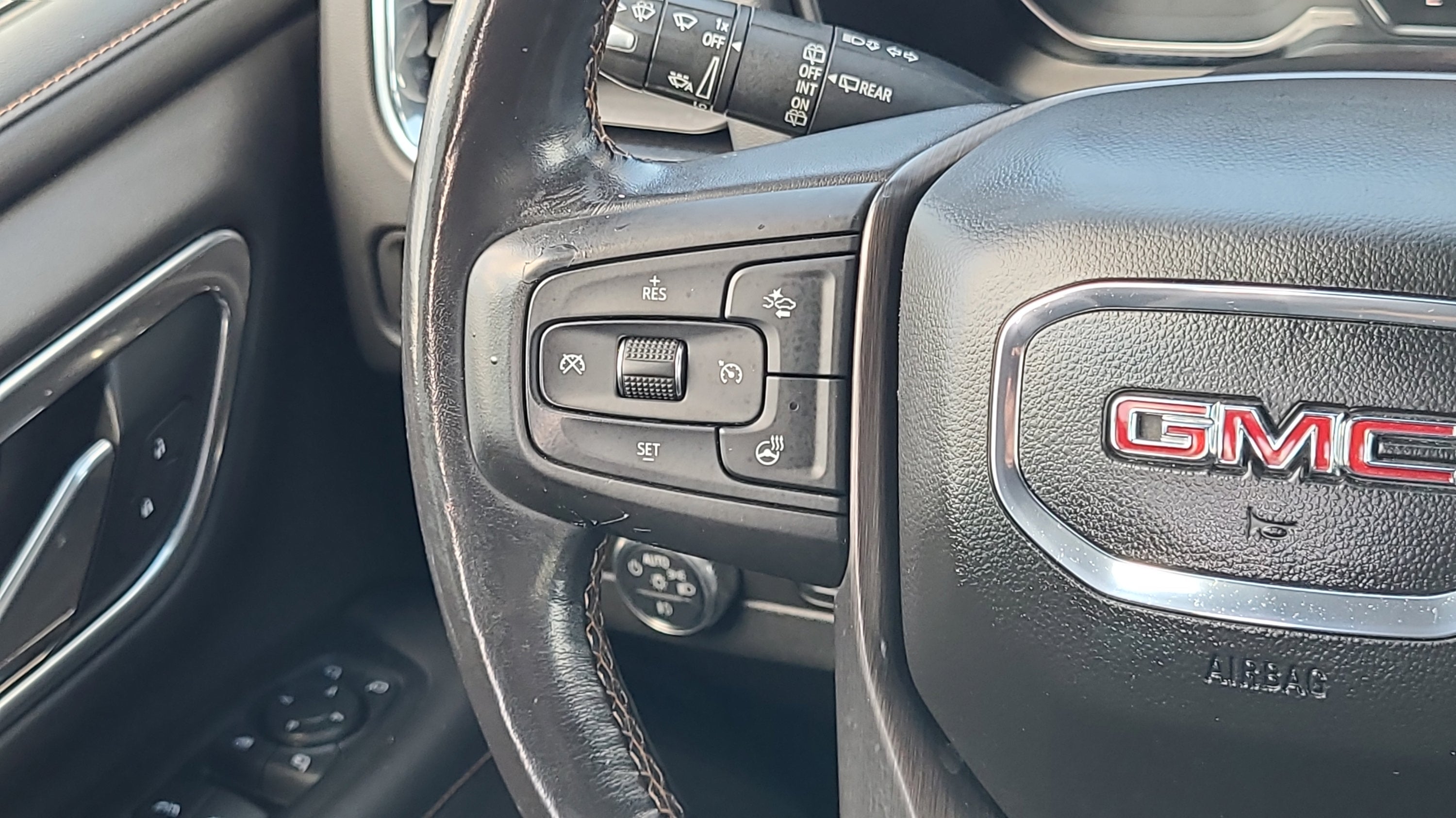 2021 GMC Yukon XL AT4