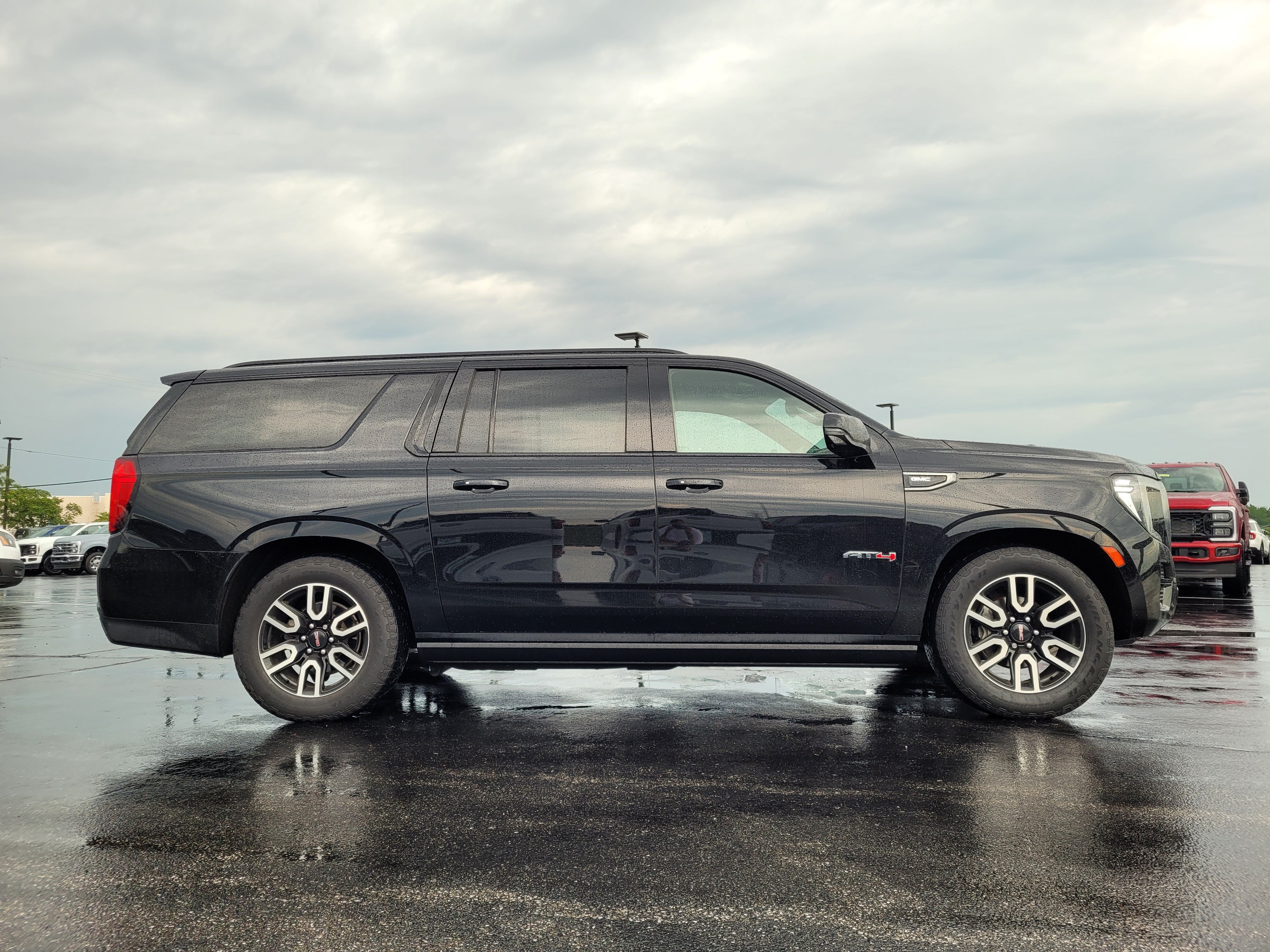 2021 GMC Yukon XL AT4