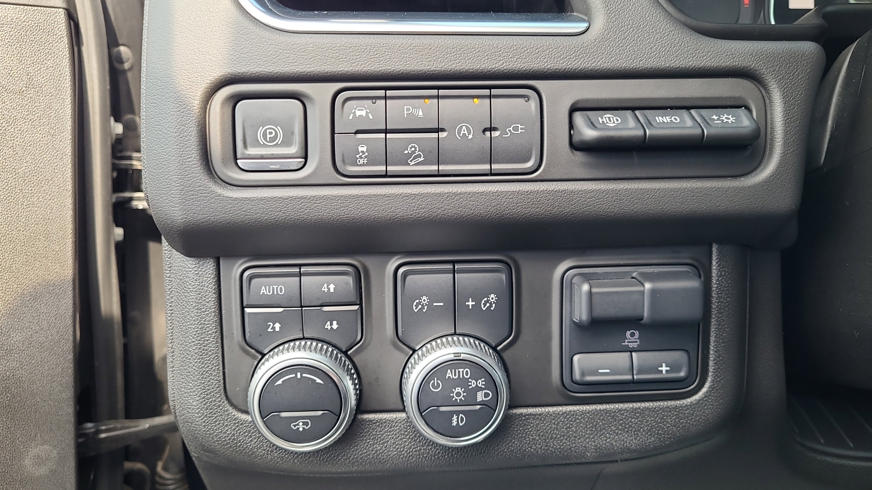 2021 GMC Yukon XL AT4