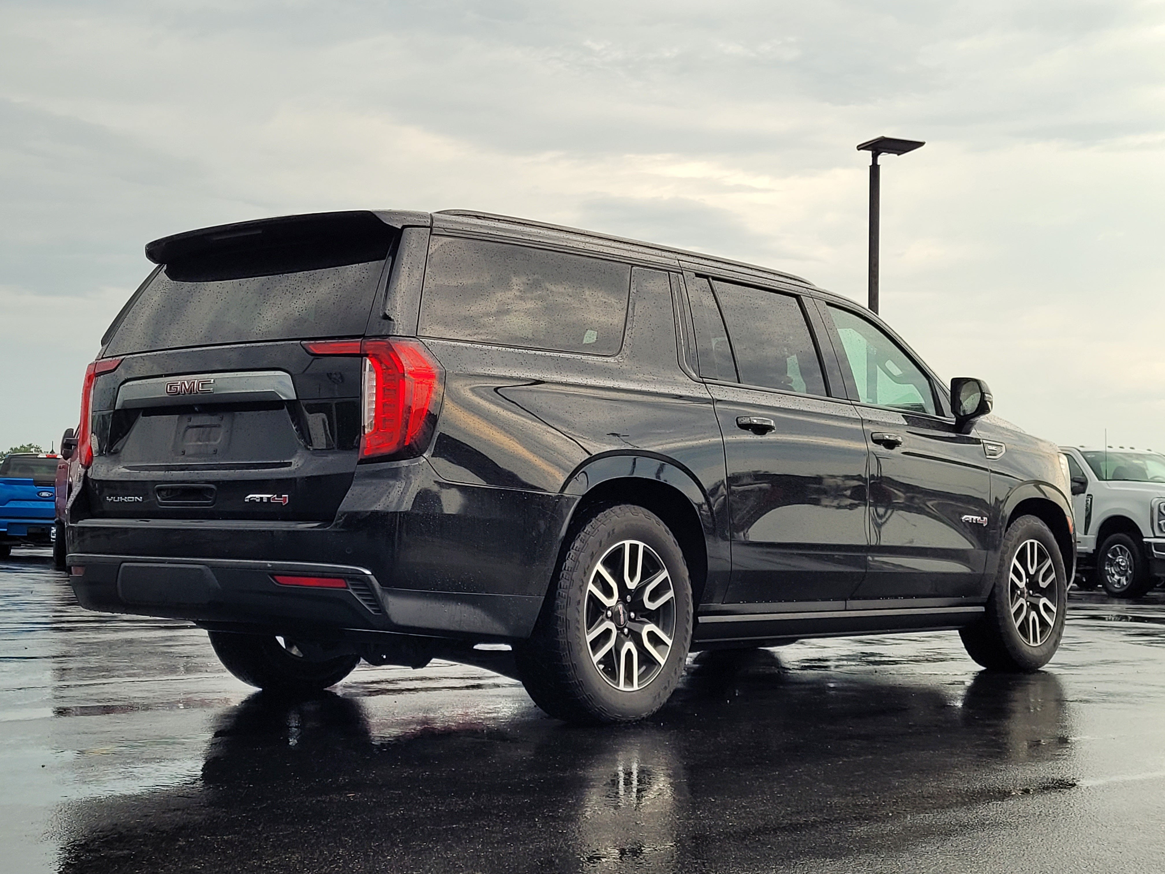 2021 GMC Yukon XL AT4