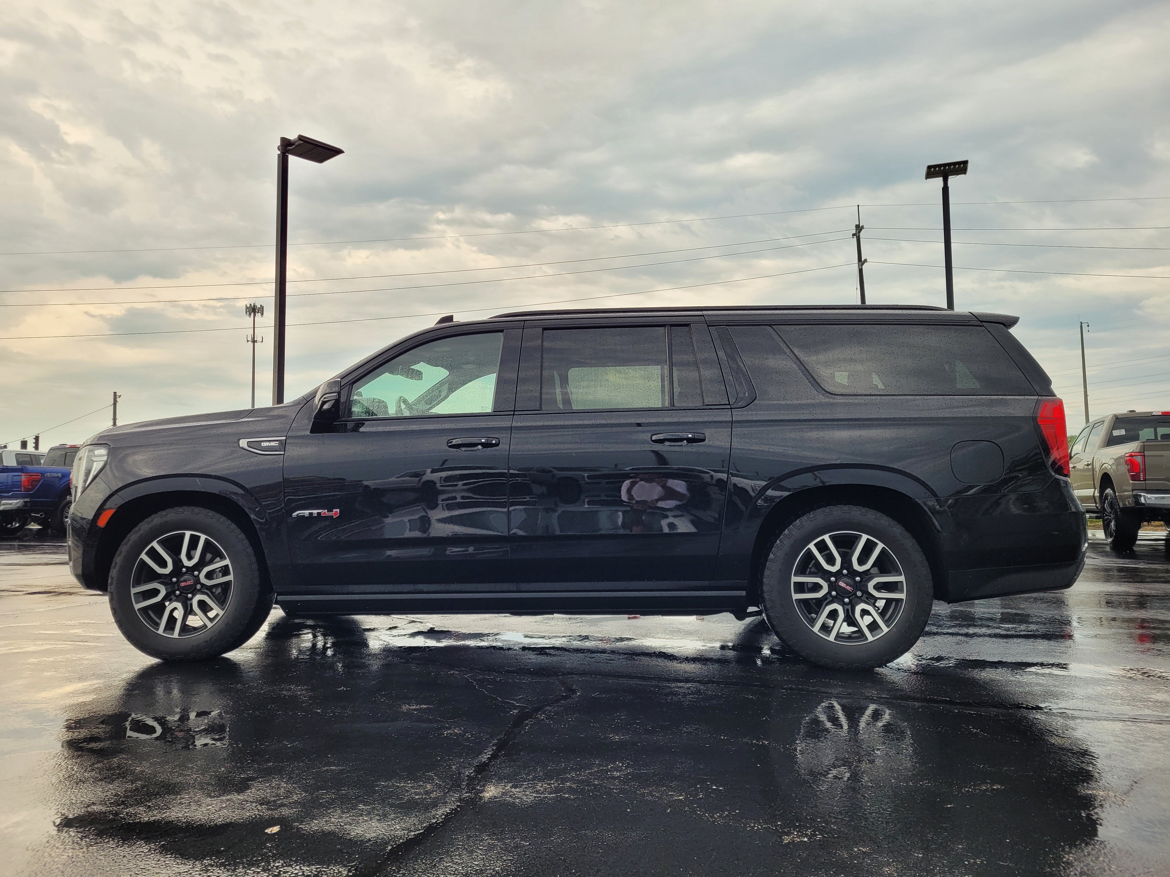 2021 GMC Yukon XL AT4