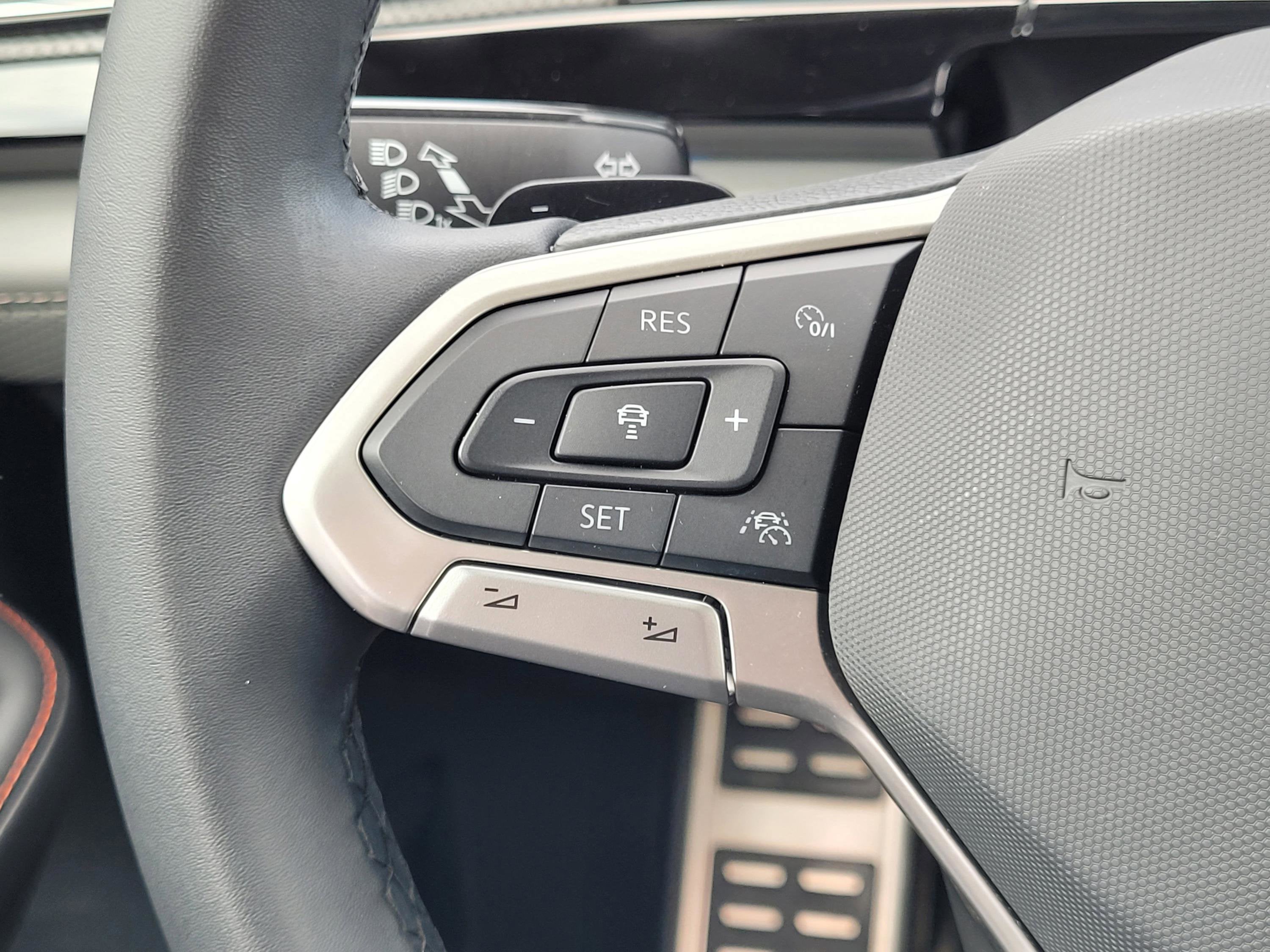 2024 Volkswagen Atlas 2.0T Peak Edition SE w/Technology