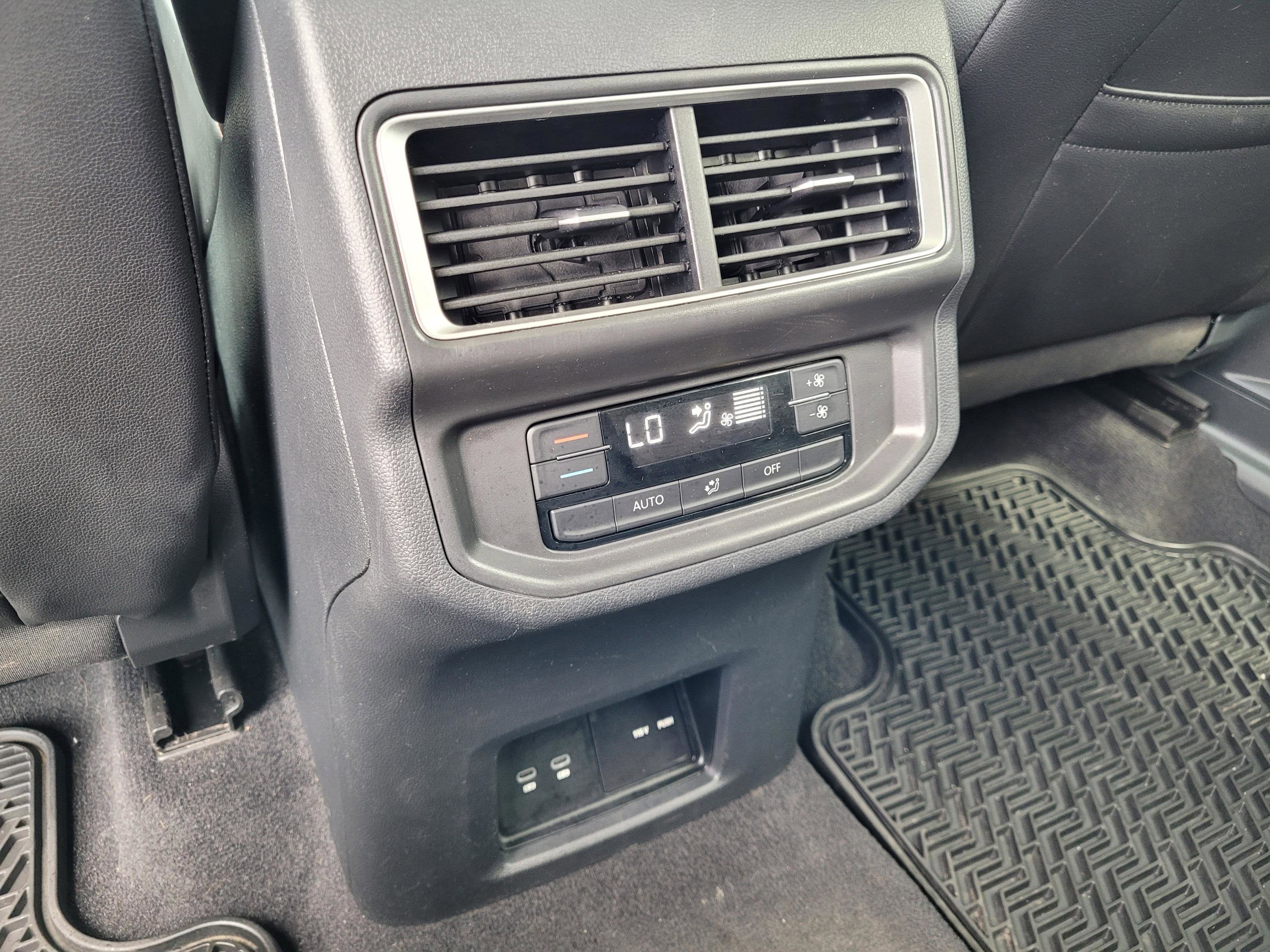 2024 Volkswagen Atlas 2.0T Peak Edition SE w/Technology