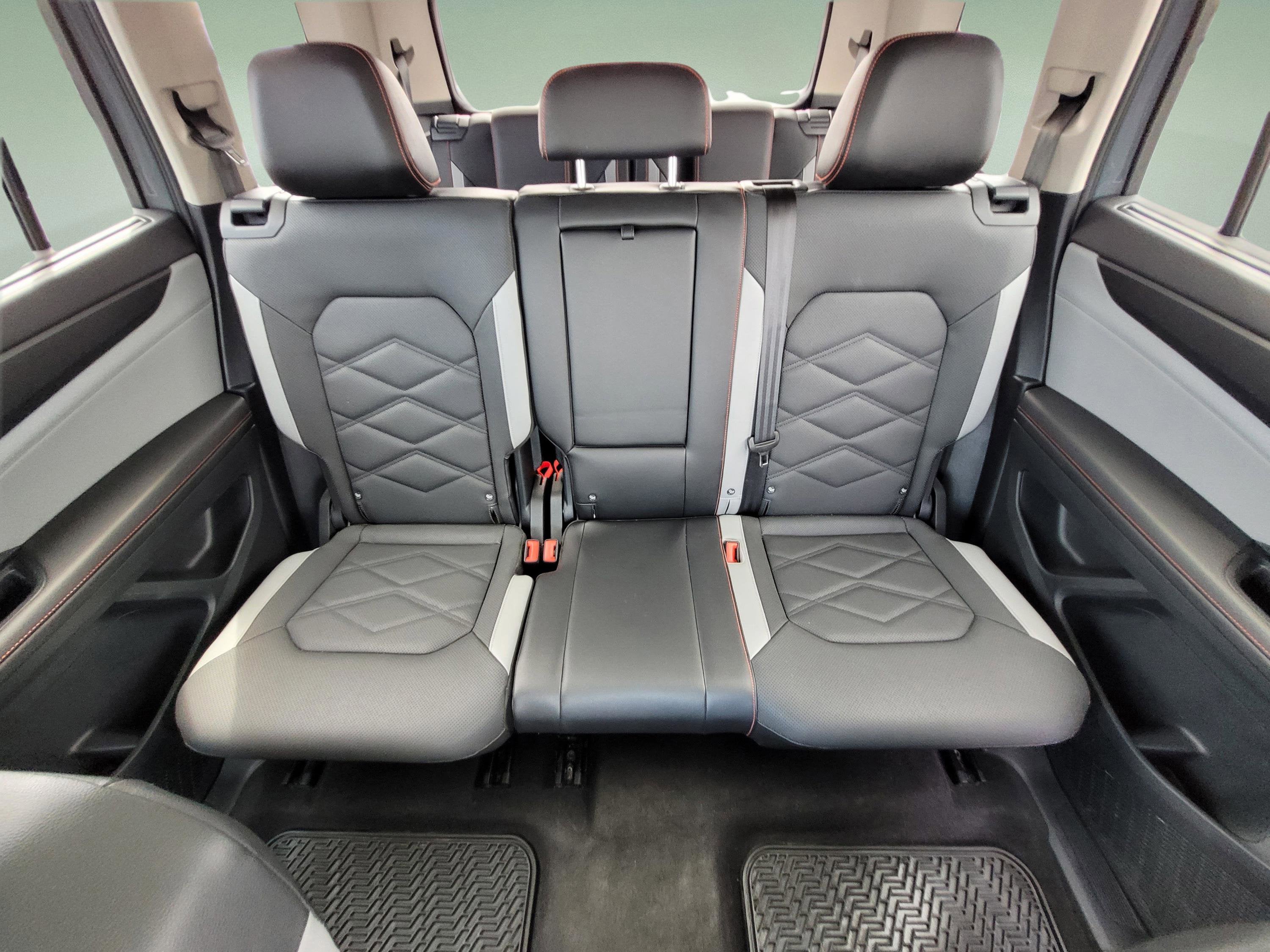 2024 Volkswagen Atlas 2.0T Peak Edition SE w/Technology