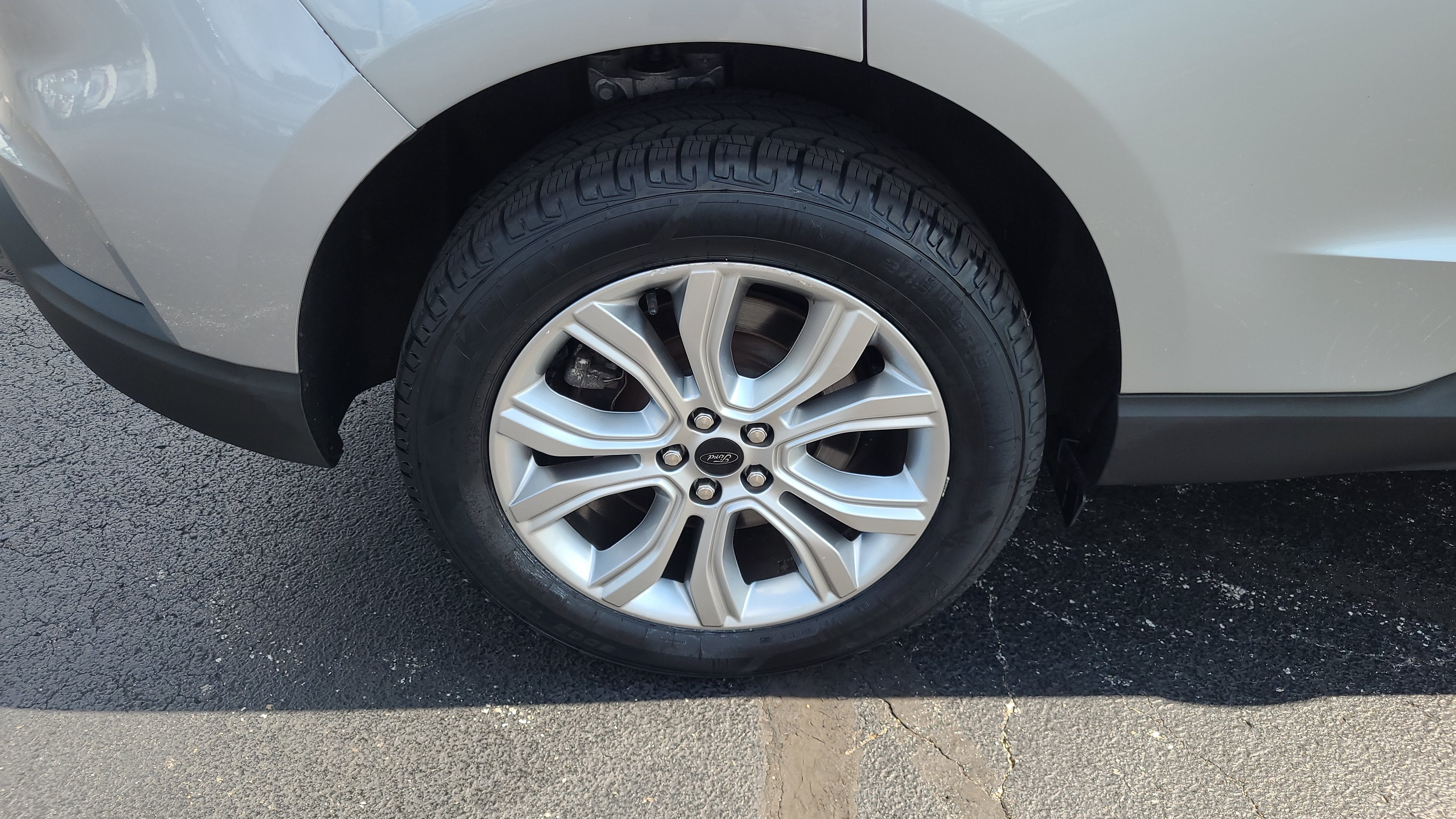2023 Ford Edge Titanium