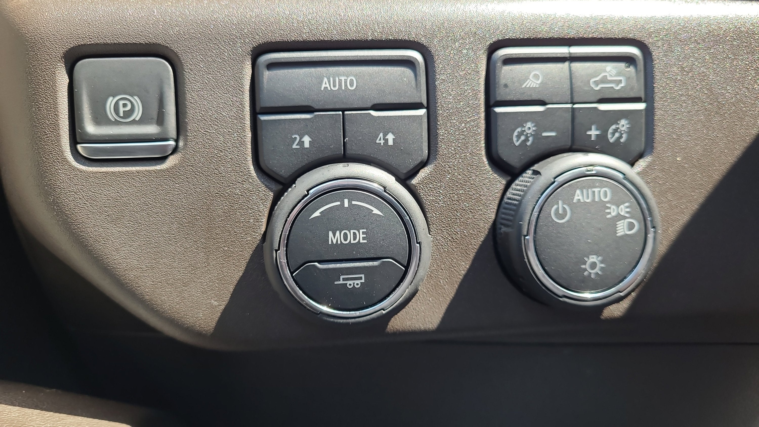 2024 Chevrolet Silverado 1500 LT LT1